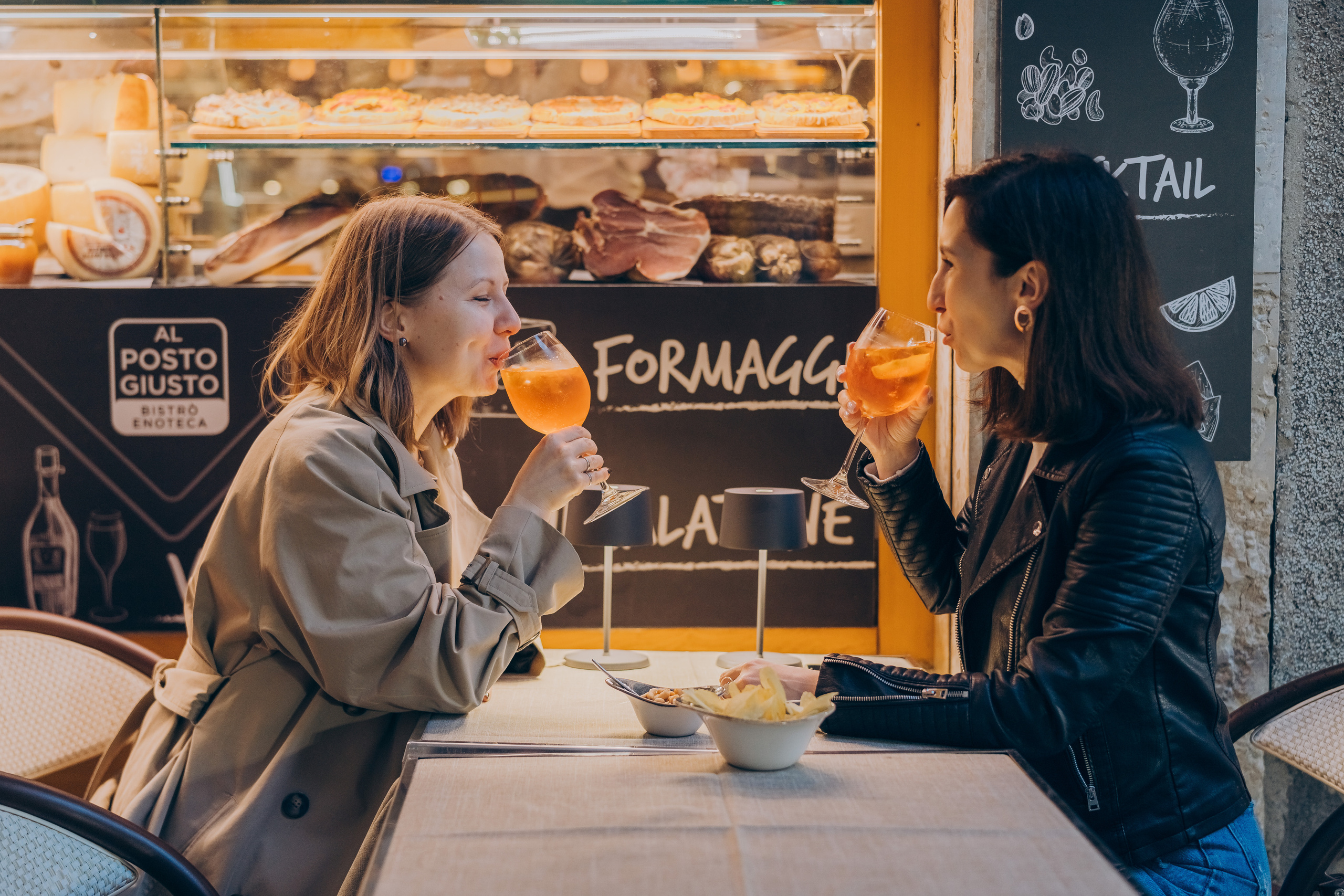 Trip of 2 best friends. Фотограф у Пальма де Майорка