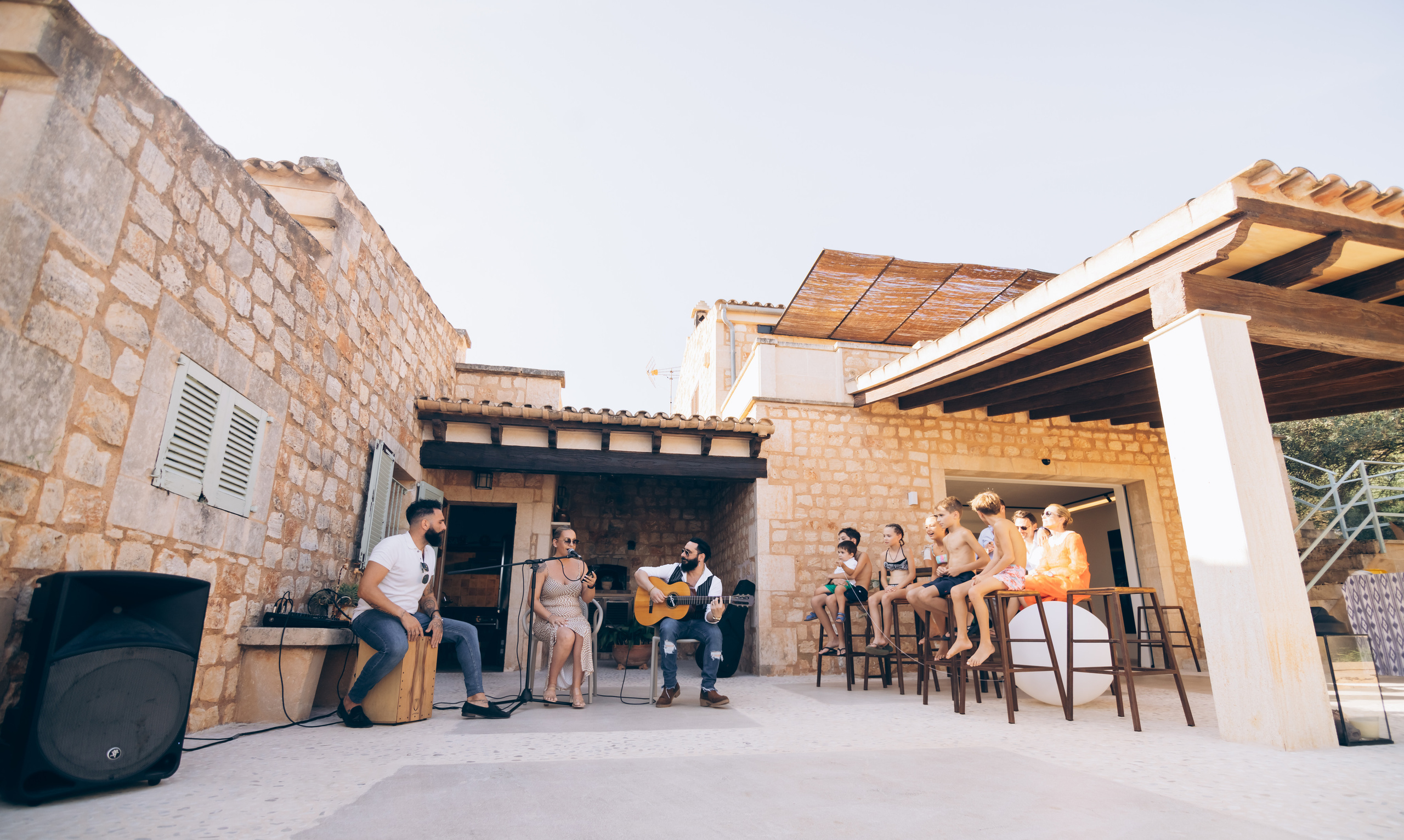 The sacrament is a family holiday. Фотограф у Пальма де Майорка