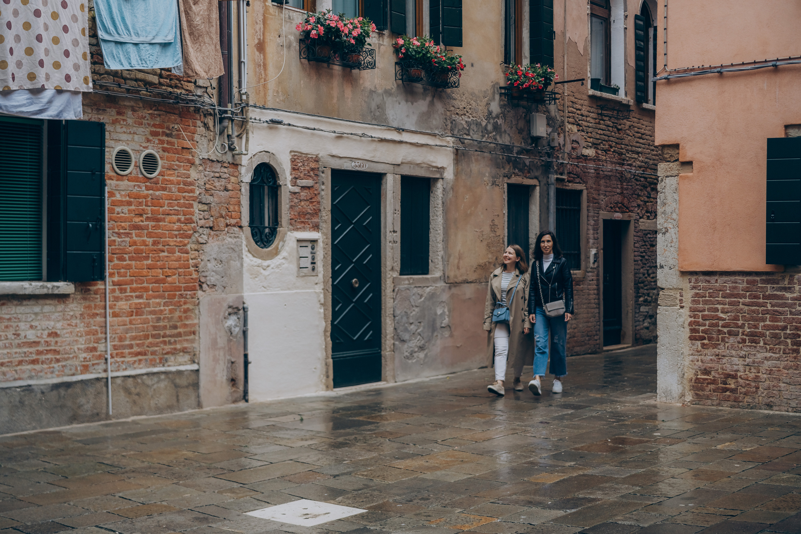 Trip of 2 best friends. Фотограф у Пальма де Майорка