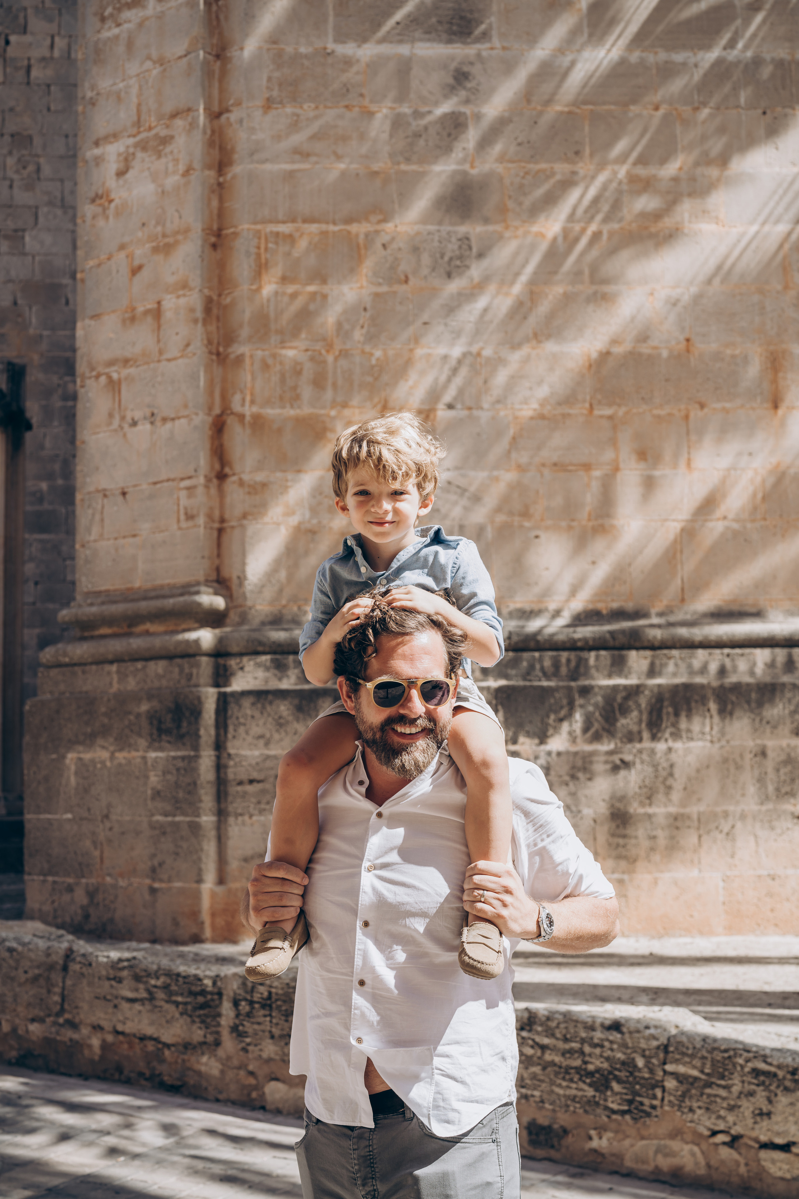 The sacrament is a family holiday. Фотограф у Пальма де Майорка