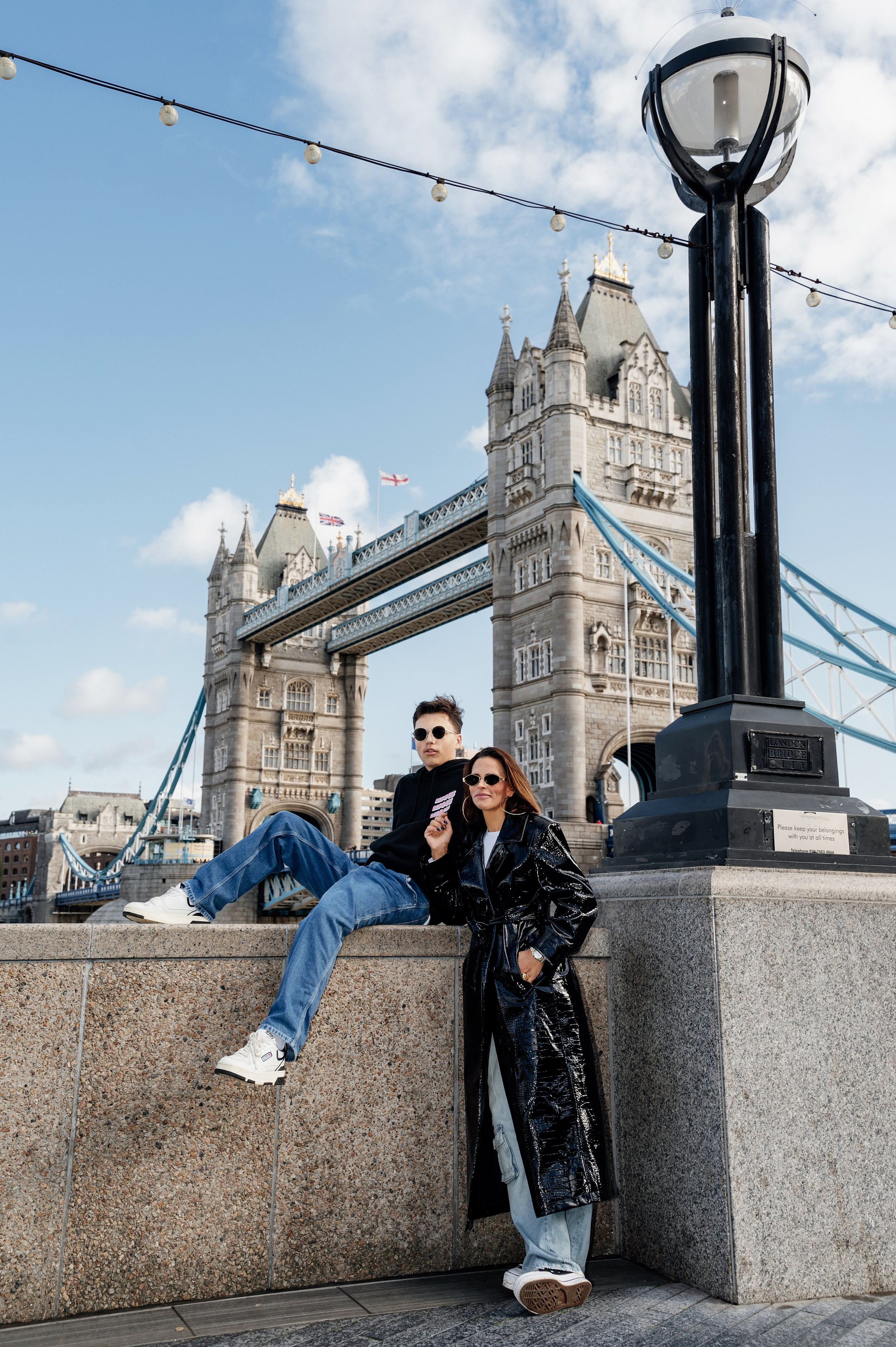 Tower Bridge+Westminster Carmela with son. FAMILY AND WEDDING PHOTOGRAPHER IN LONDON MARINA RIVA