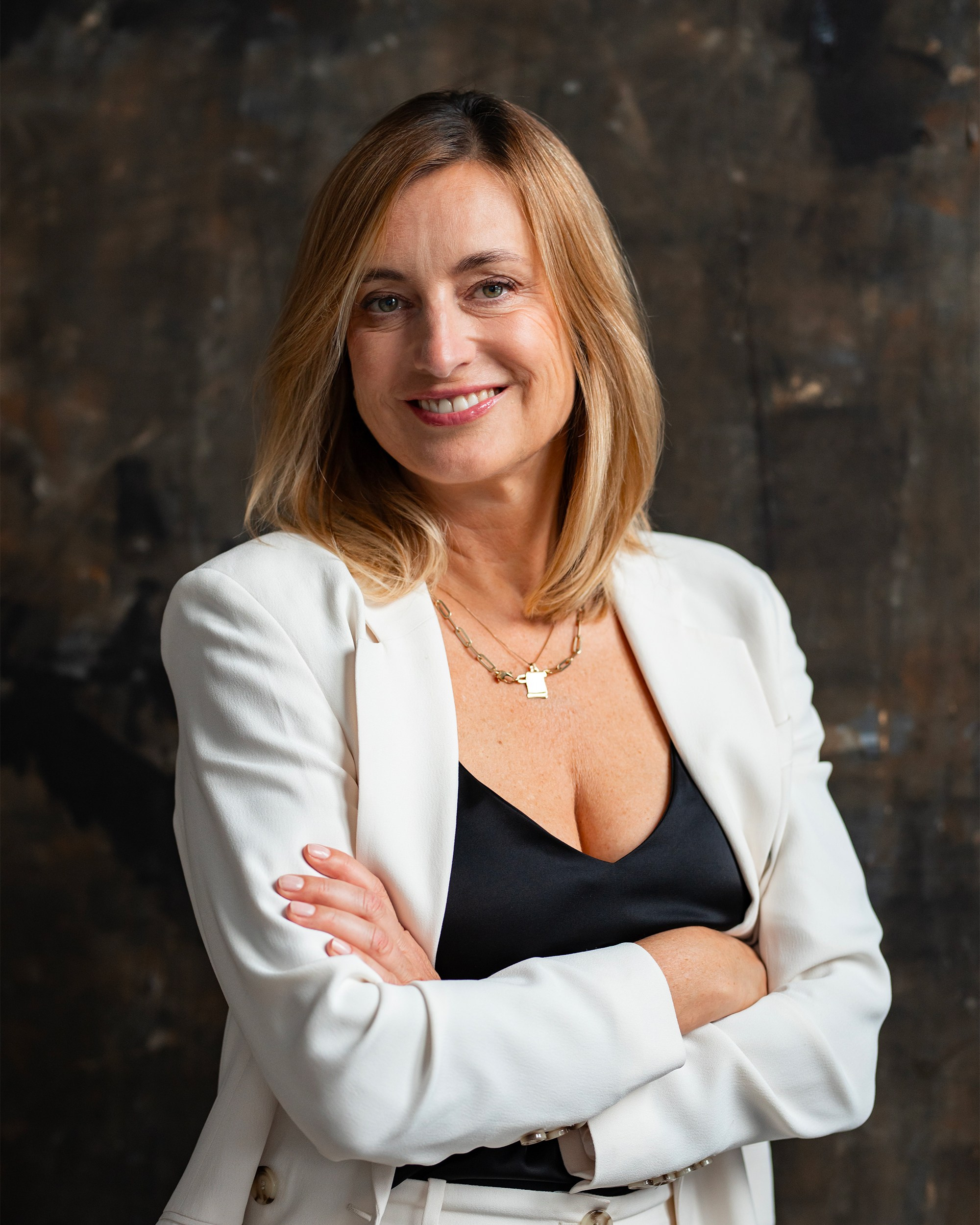 Portrétní fotografka Praha. Dana Lišková — Empatická fotografka | Introspektivní umělkyně | Neurodivergentní koučka| Zakladatelka Artepy.cz