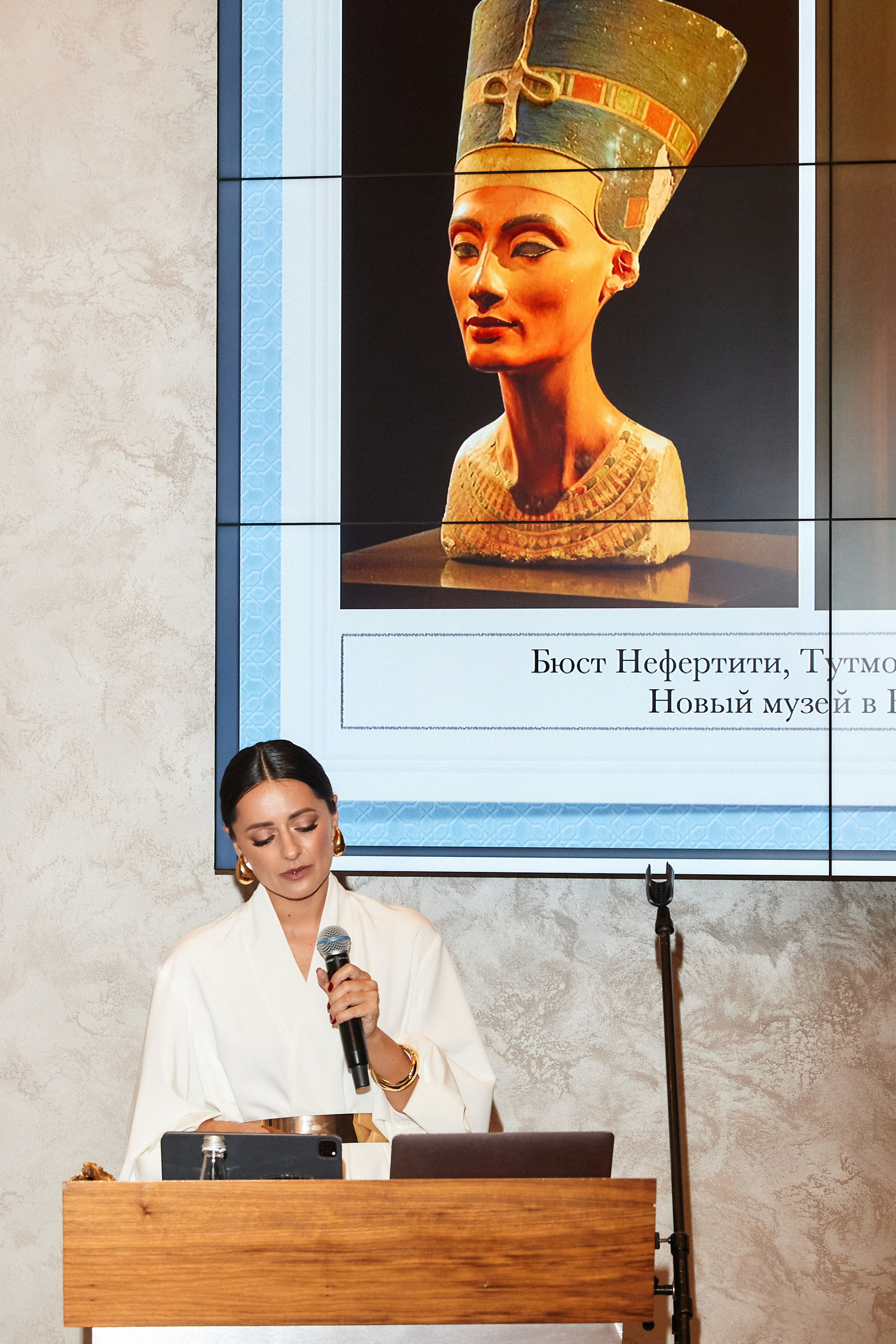 Conference by Daria Oskin. Destination wedding and fashion photographer in Riga Igor Davidovich