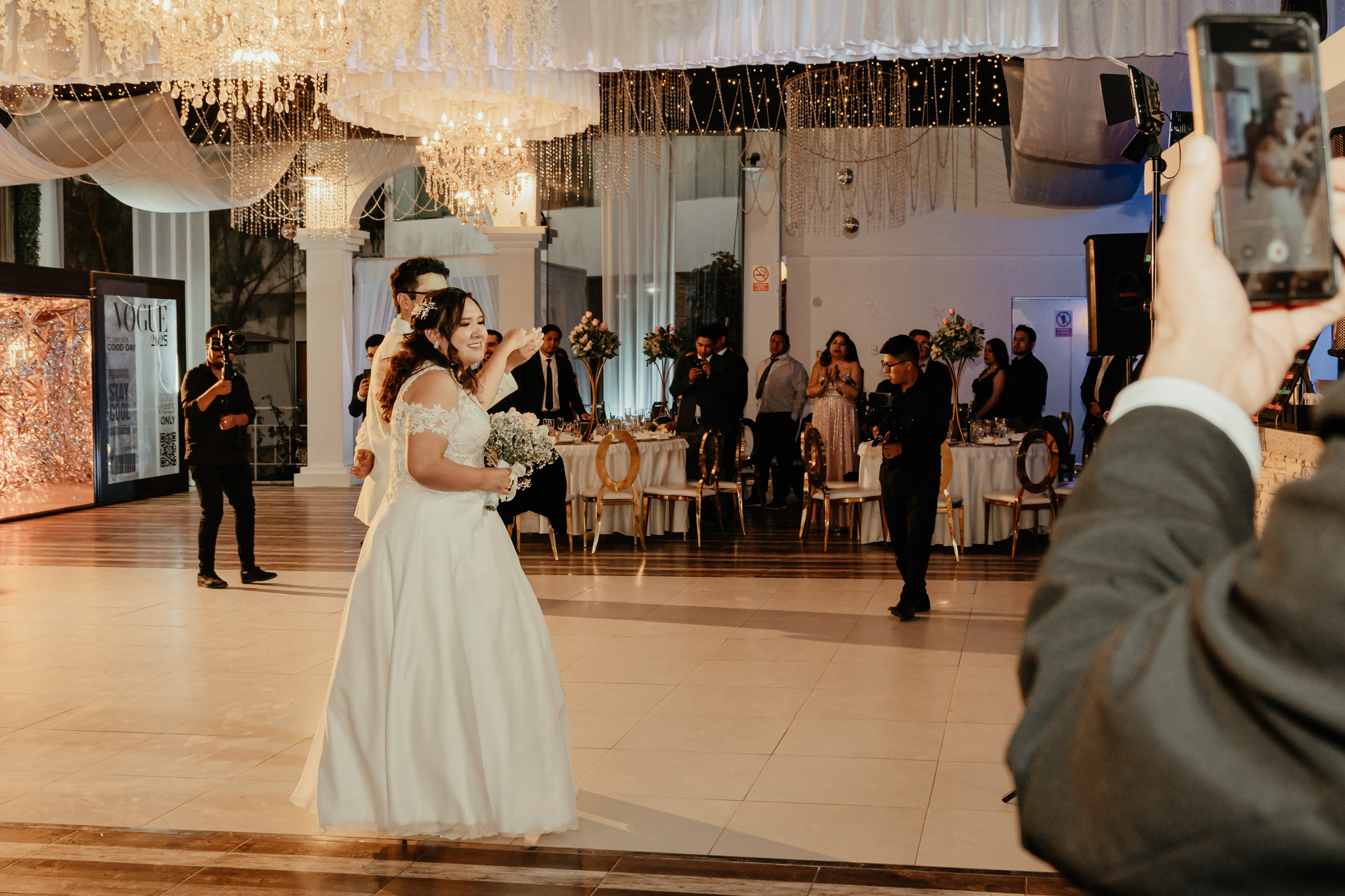 VANIA + LUIS BODA CIVIL. Studio KVTA | Fotografía y Video de Bodas en Arequipa