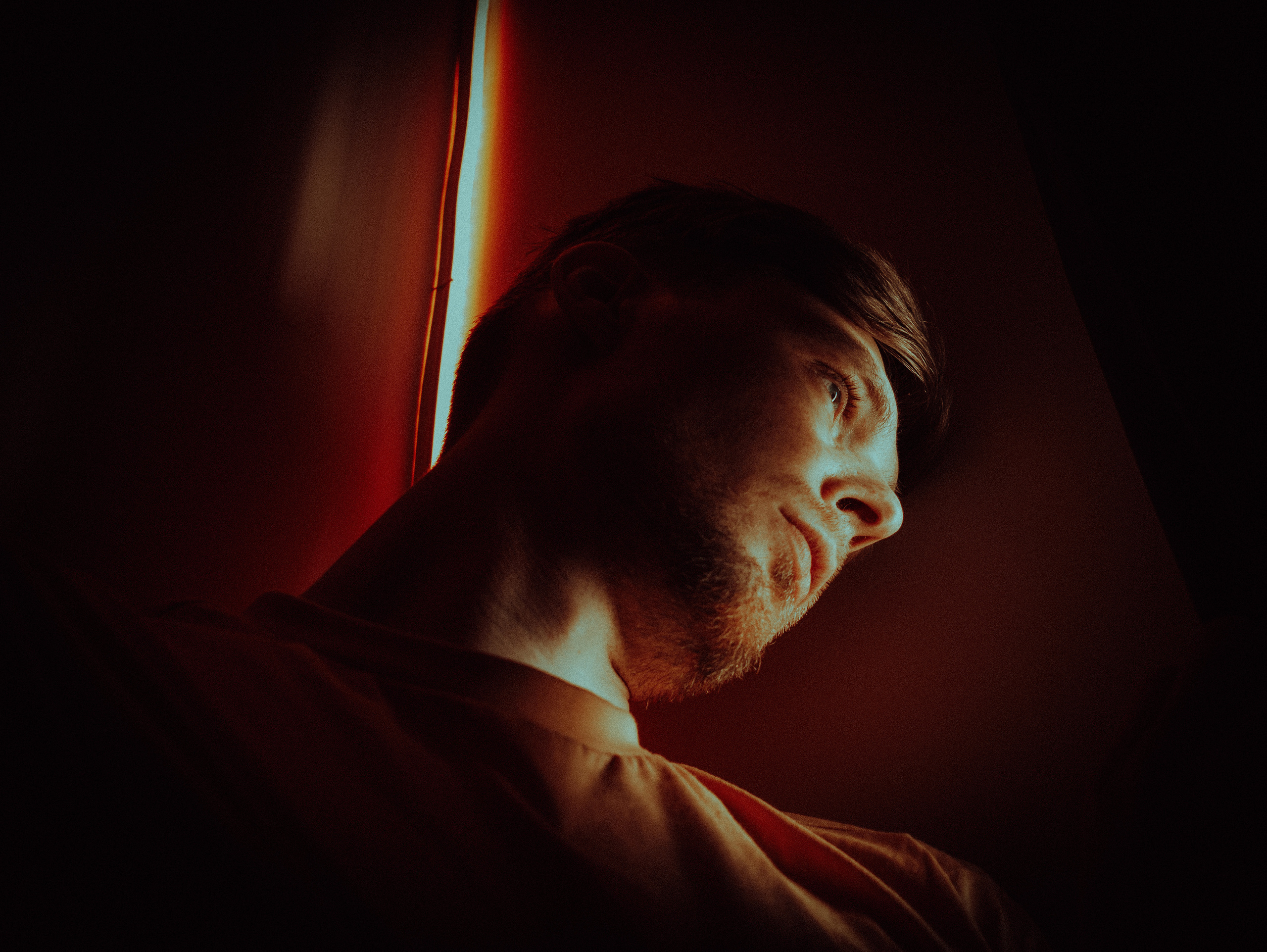 Look beyond the light, conceptual self-portrait Dimitri Ilkov