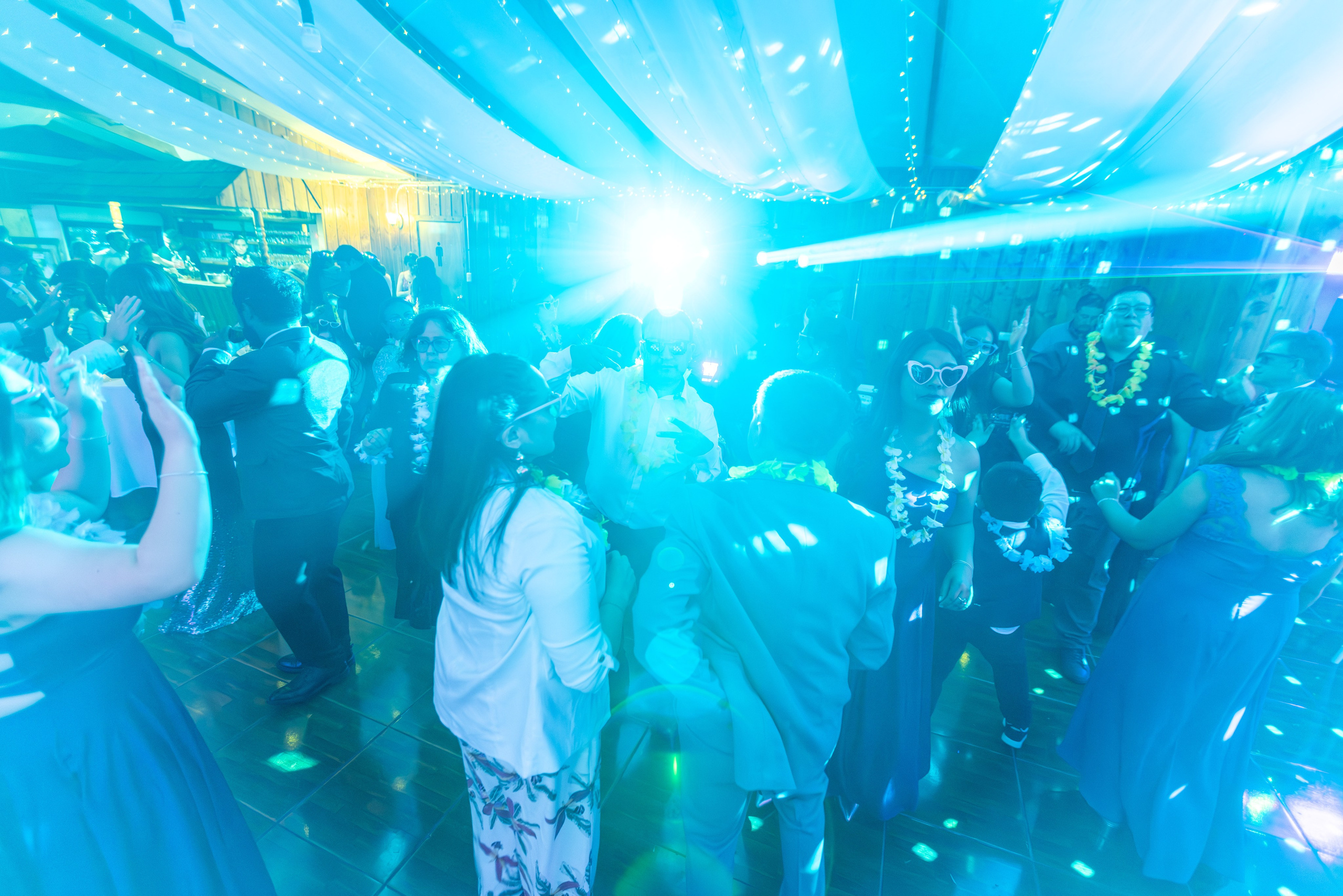 Elizabeth & Luis. Dinka & Emilio - El arte de preservar lo que no se repite