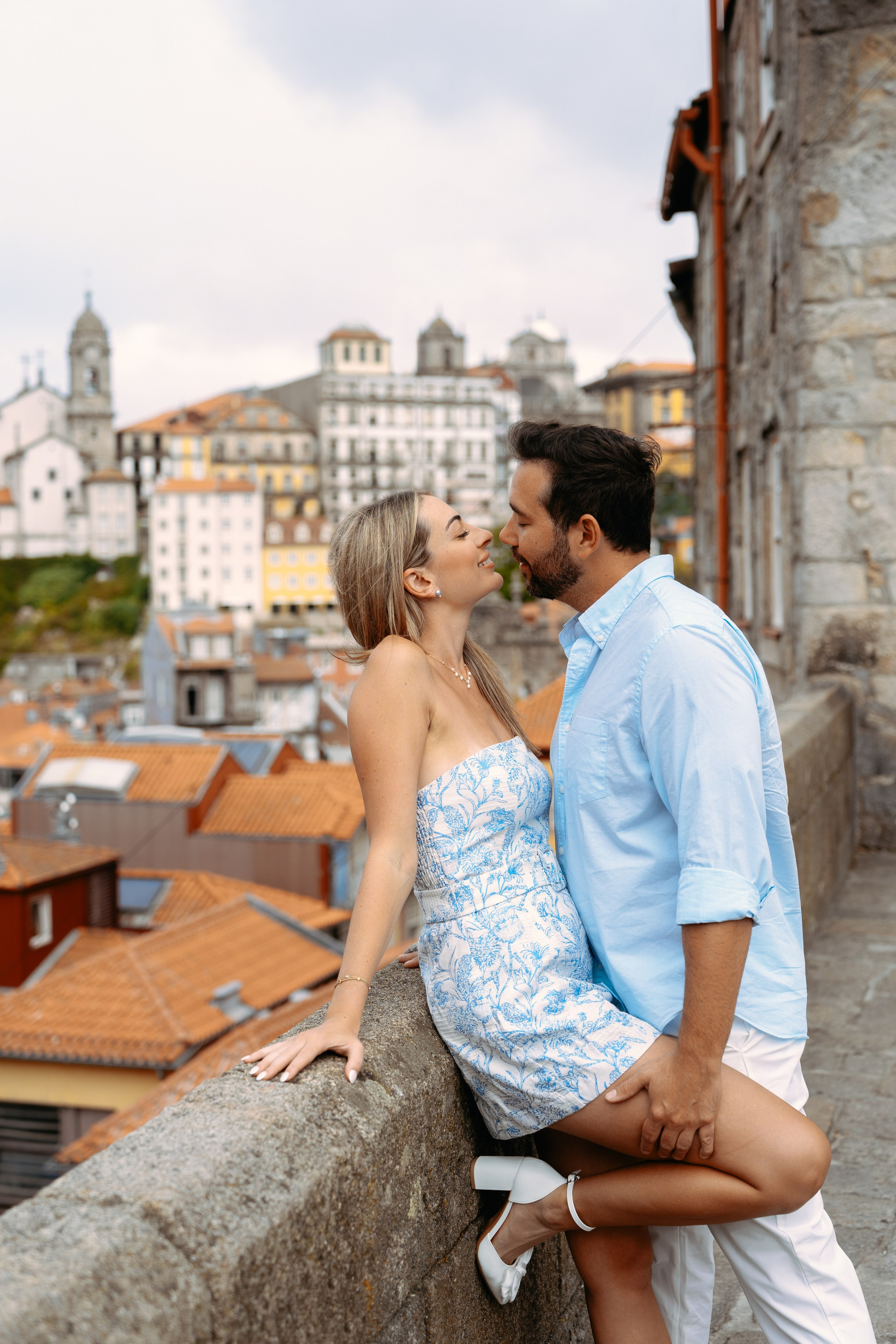 LOVE STORY IN PORTO. Sessões de fotos e vídeos, tours fotográficos em Portugal — WePortugal