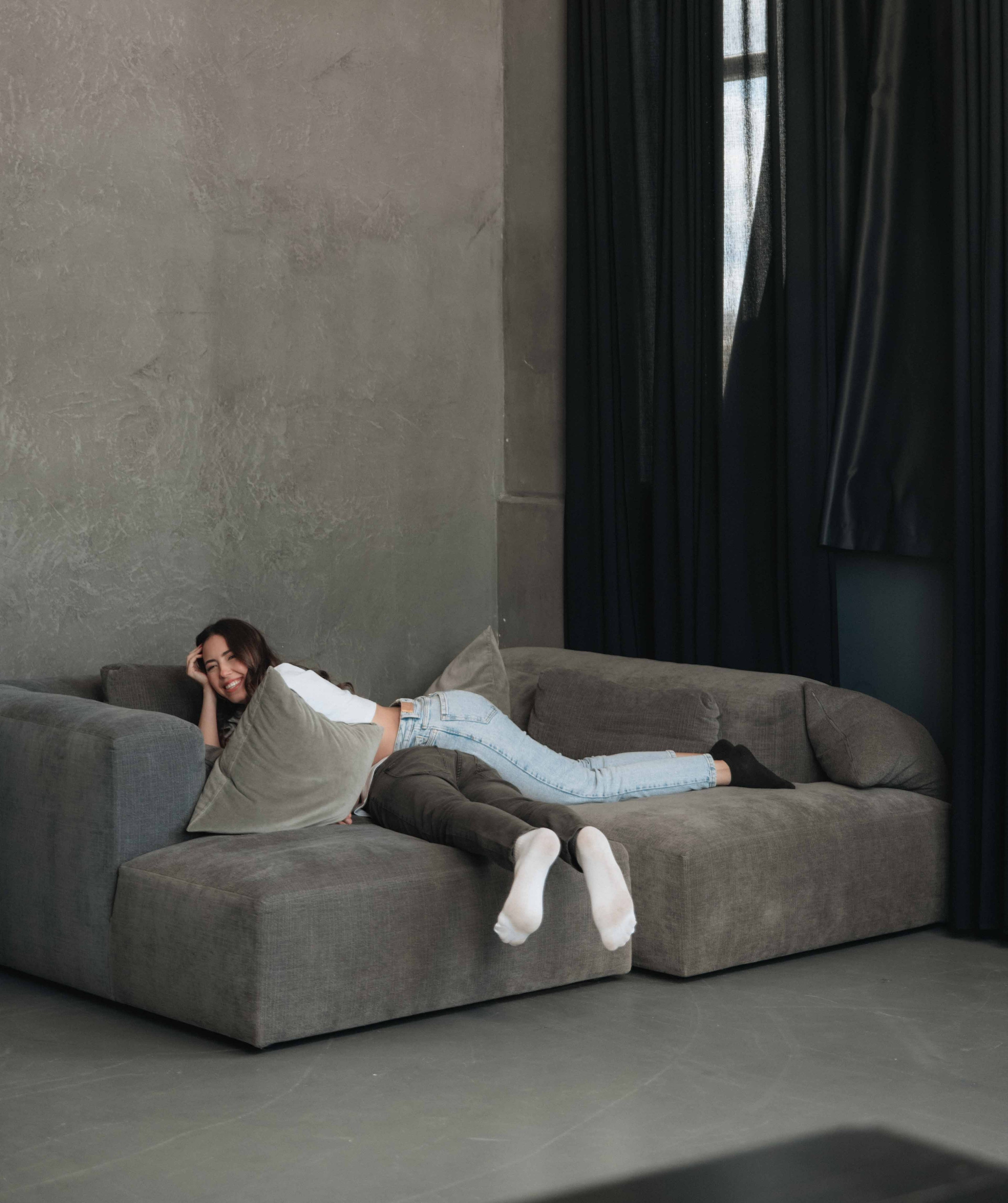 Jauki Kalėdinė fotosesija Vilniuje: studijoje, namų šilumoje, gamtoje ar mieste. Framed by Evelina | Vestuvių fotografė