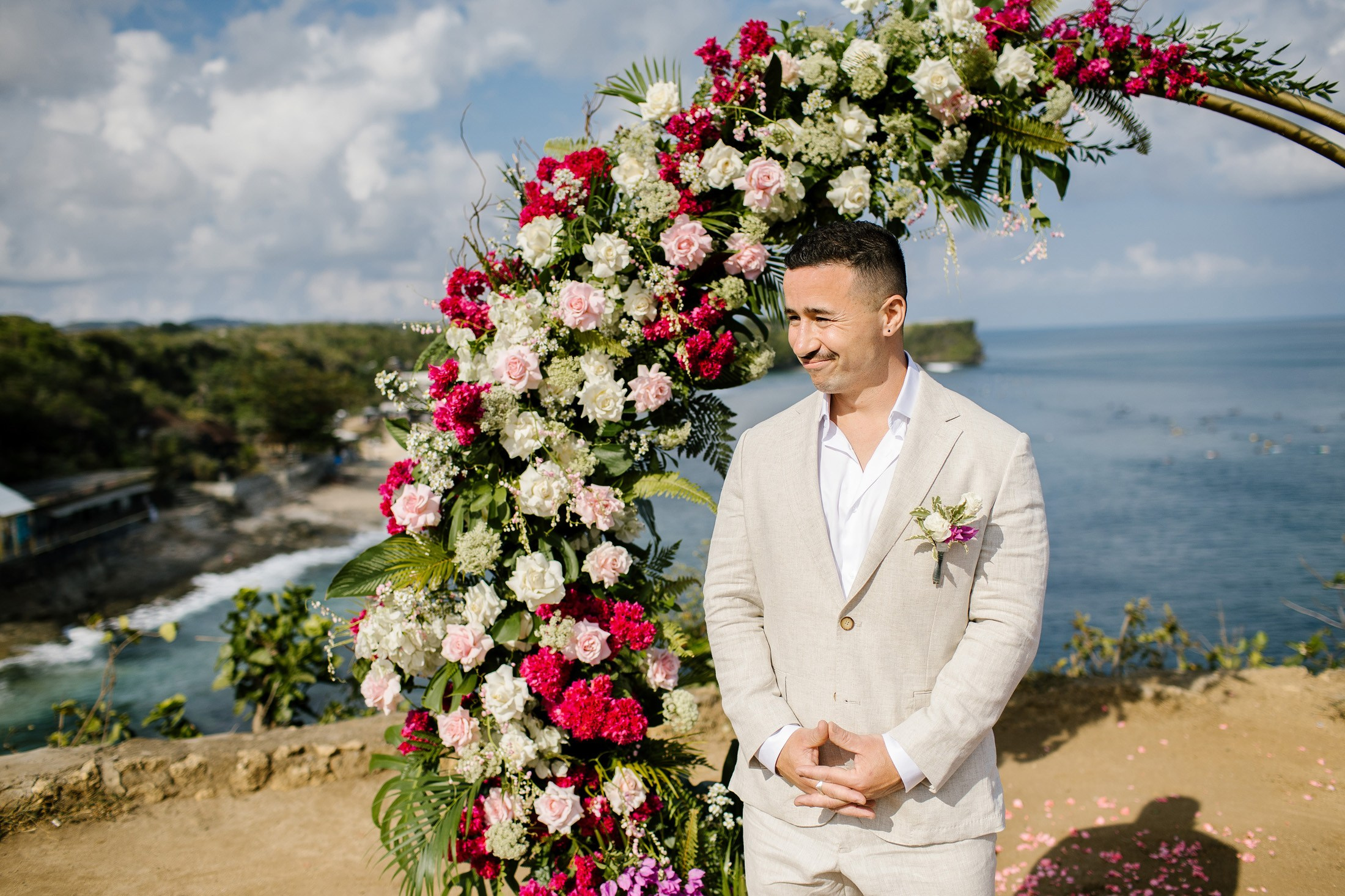 Escape to Bali on a cliff. Get.it.feel — Aesthetic Photography and Videography