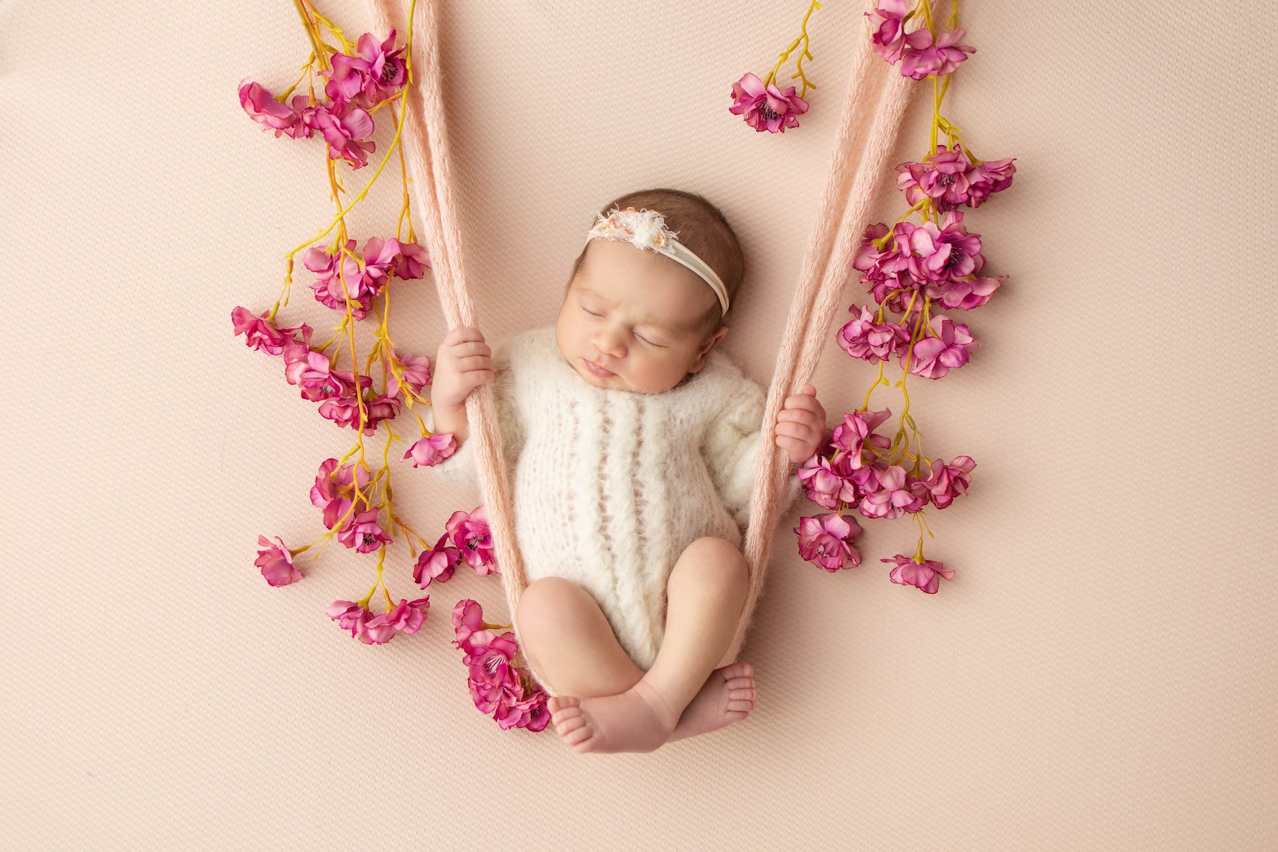 Ensaio Newborn Menina. Kelen Wehr Fotografia | Fotógrafa de Gestante e Newborn em São José dos Campos