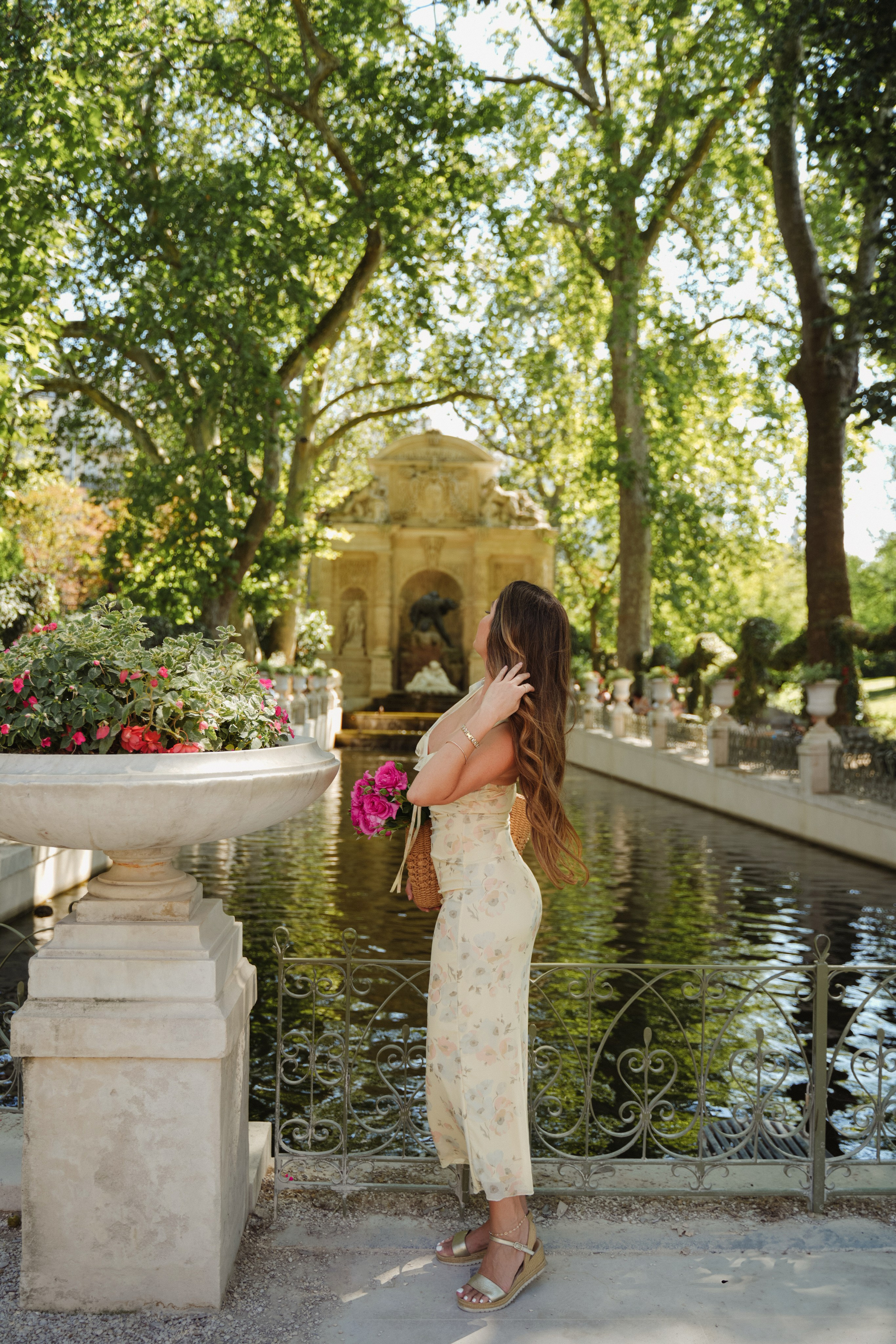 Philippa (2.5 hours). Photographer in Paris|Solo and groups, portraits & content, couples photo-shoot in Paris at the best locations