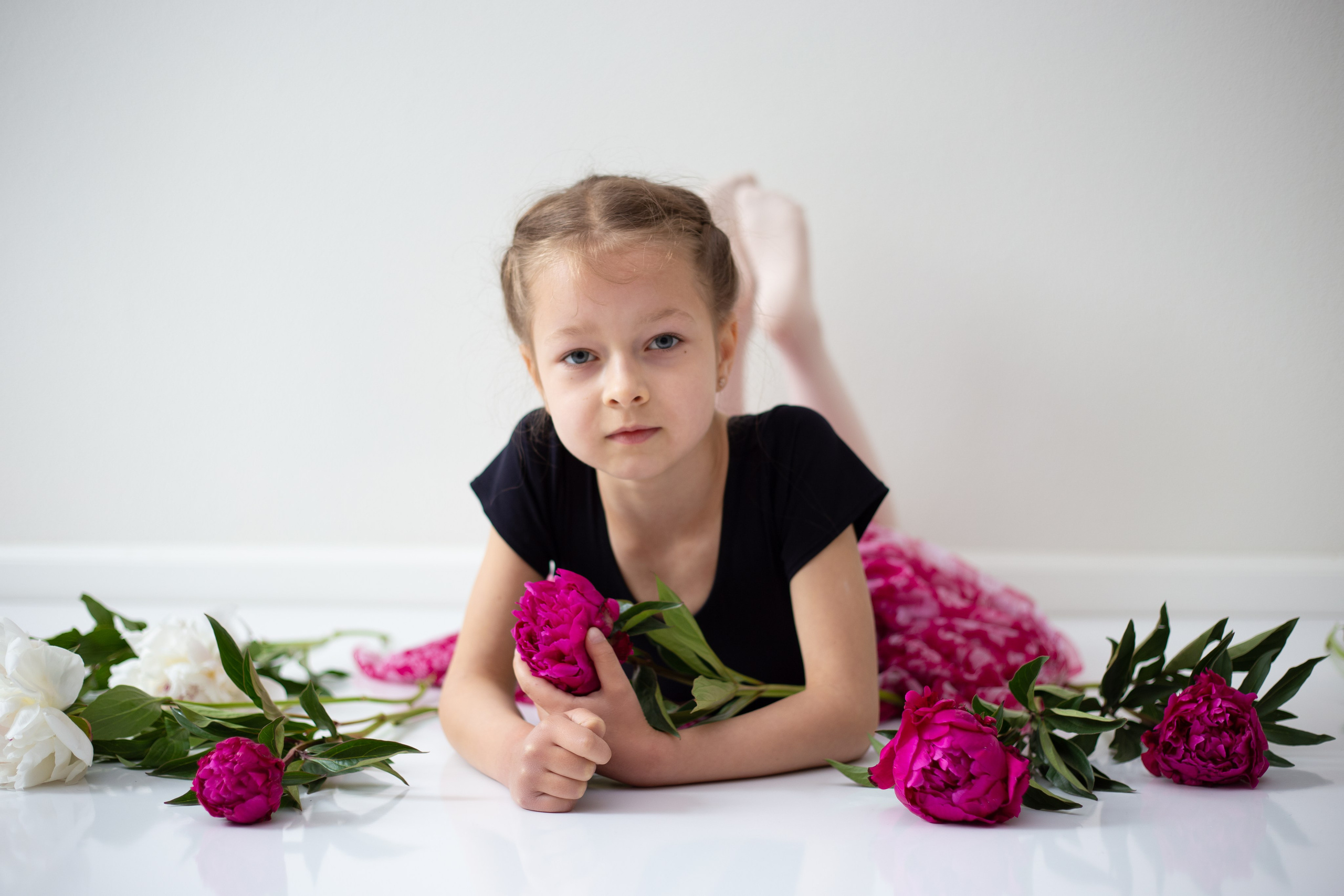 STUDIO Photoshoot. YuAnna studio. Family & Kids Photographer in Seattle area, located in