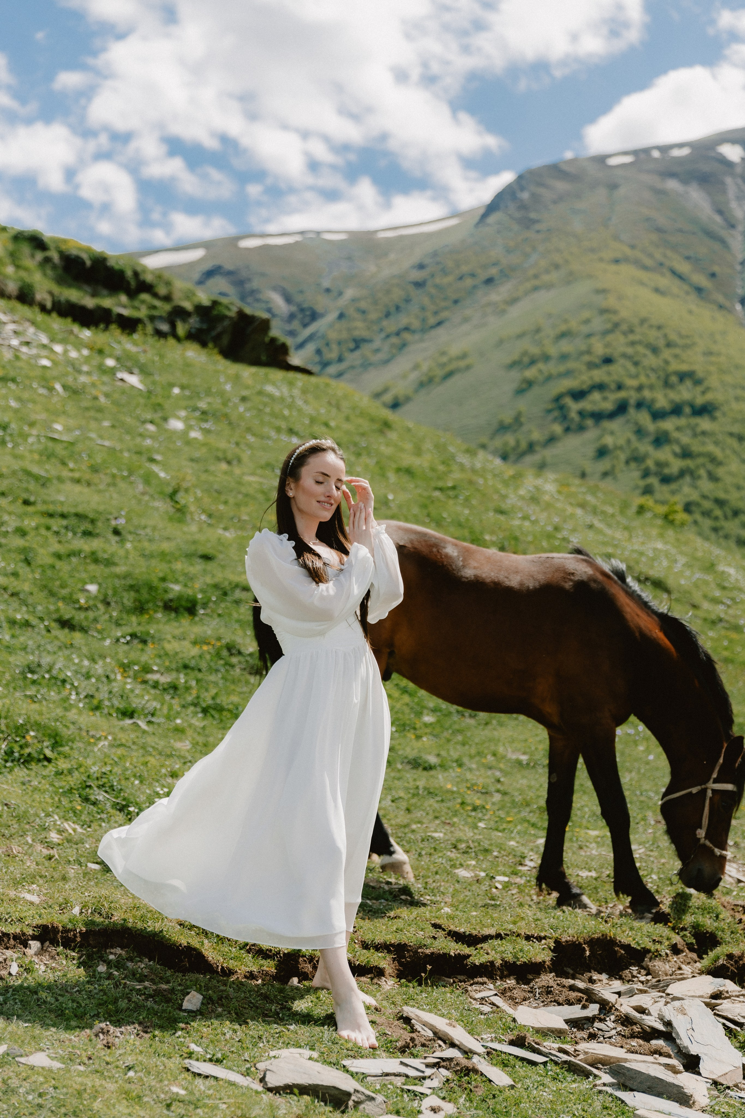 Kazbegi (3,5 hours from Tbilisi)/Казбеги (3,5 часа от Тбилиси). Photographer Anna Nazarenko