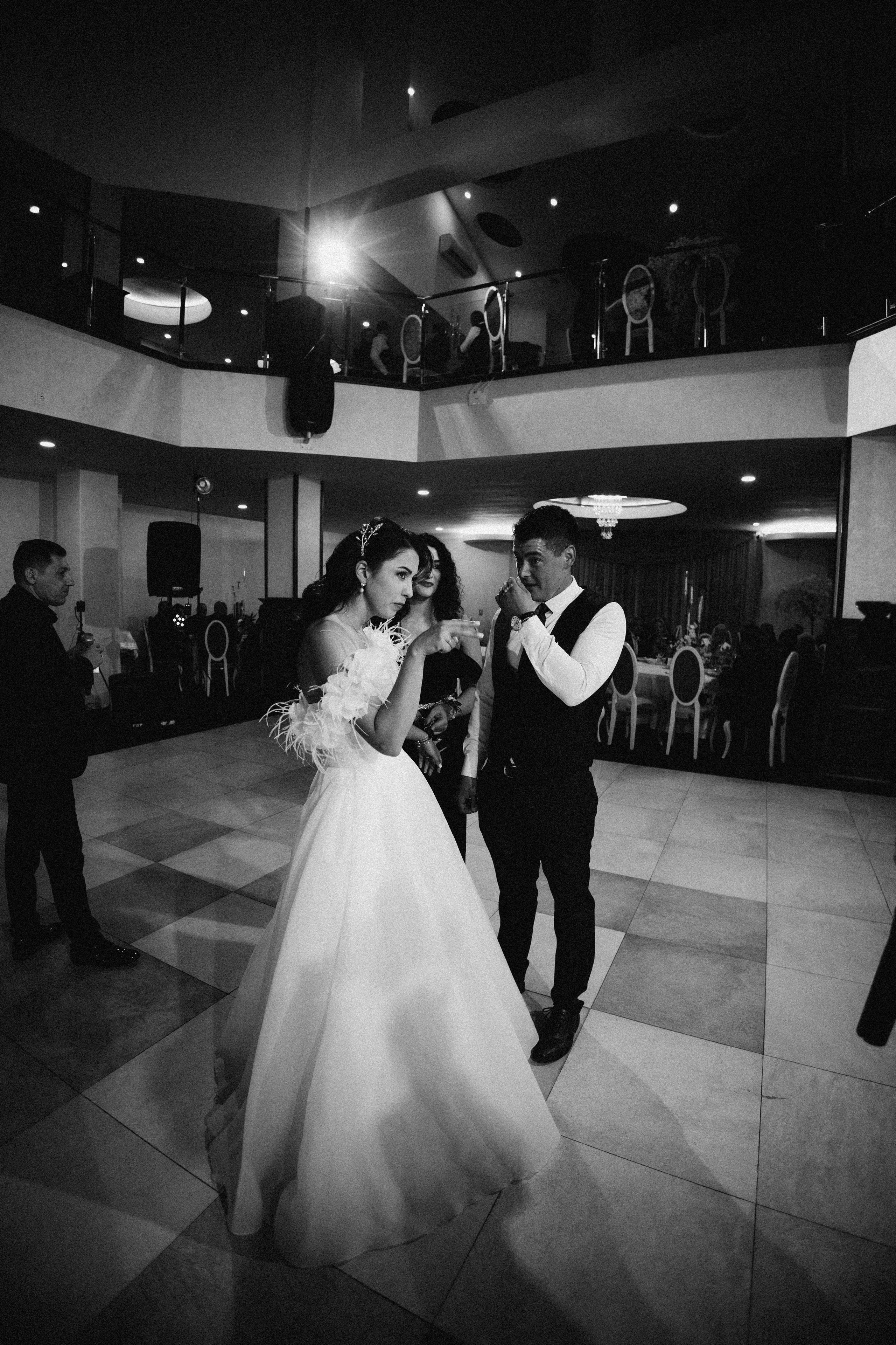 Loredana & Emilian – Ziua Nunții | Videografie - fotografie Botez Suceava, Iași, Botoșani. Servicii foto-video profesionale, pentru momente de neuitat