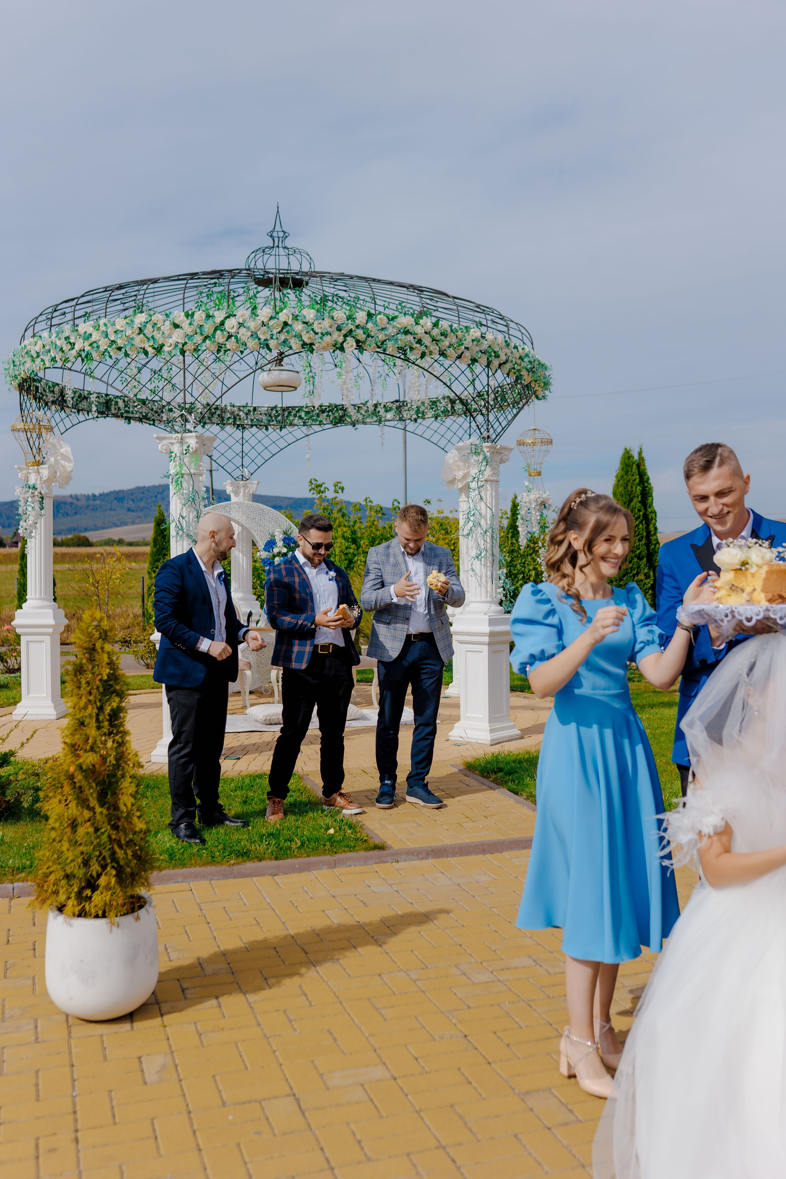 Loredana & Emilian – Ziua Nunții | Videografie - fotografie Botez Suceava, Iași, Botoșani. Servicii foto-video profesionale, pentru momente de neuitat