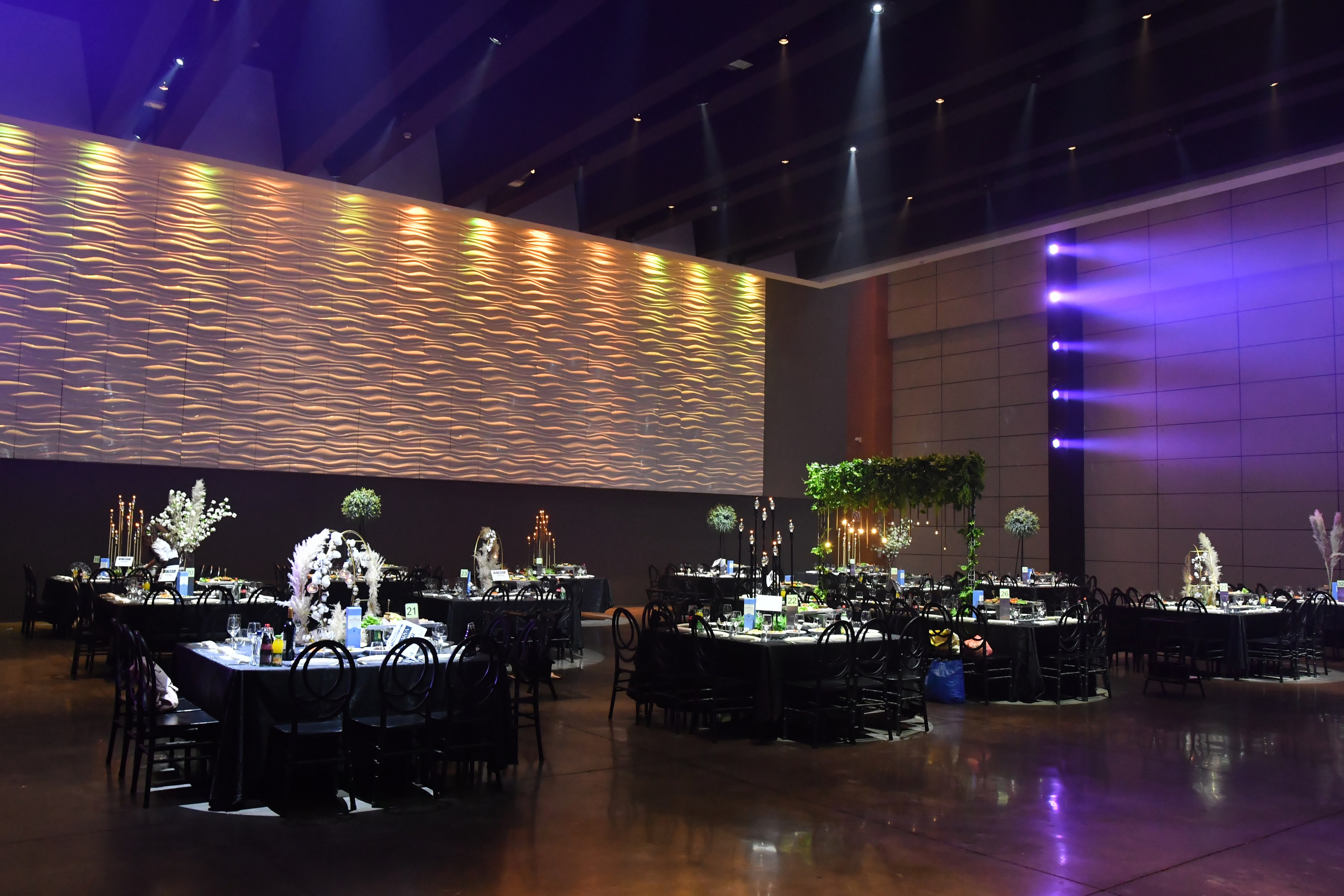 Efrat & Yosef. Wedding and events photographers Studio Shalom