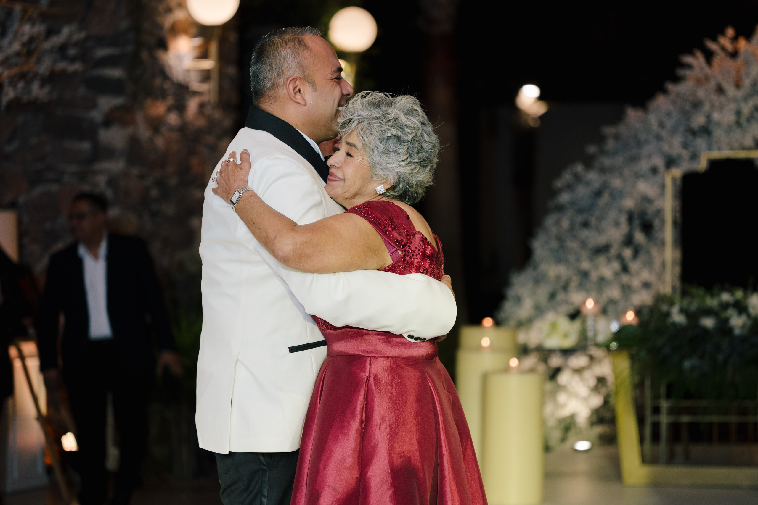 Alejandra y Salvador. Principal