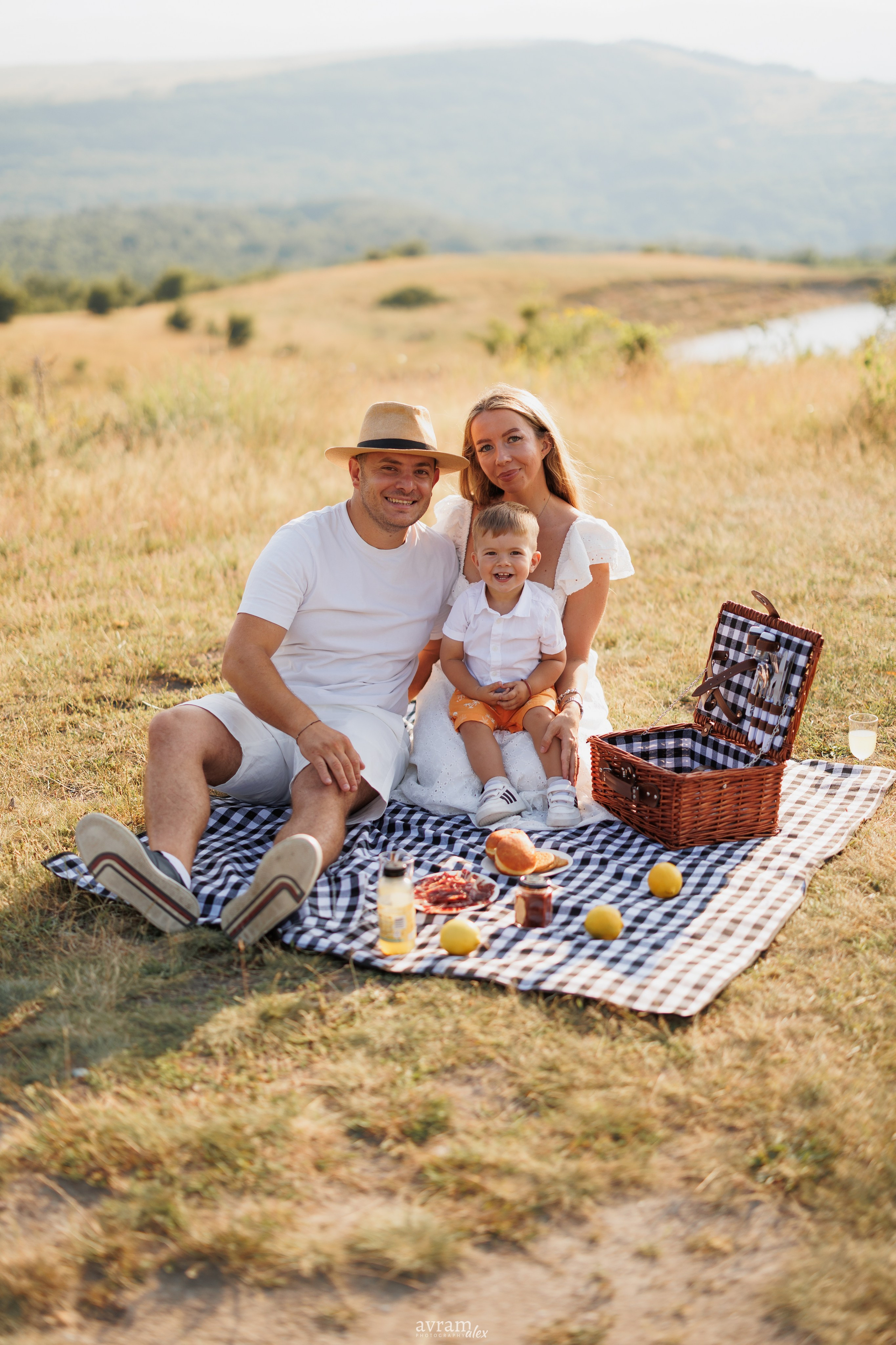 Elissa + Alex | Family. Alexandru Avram | Photographer