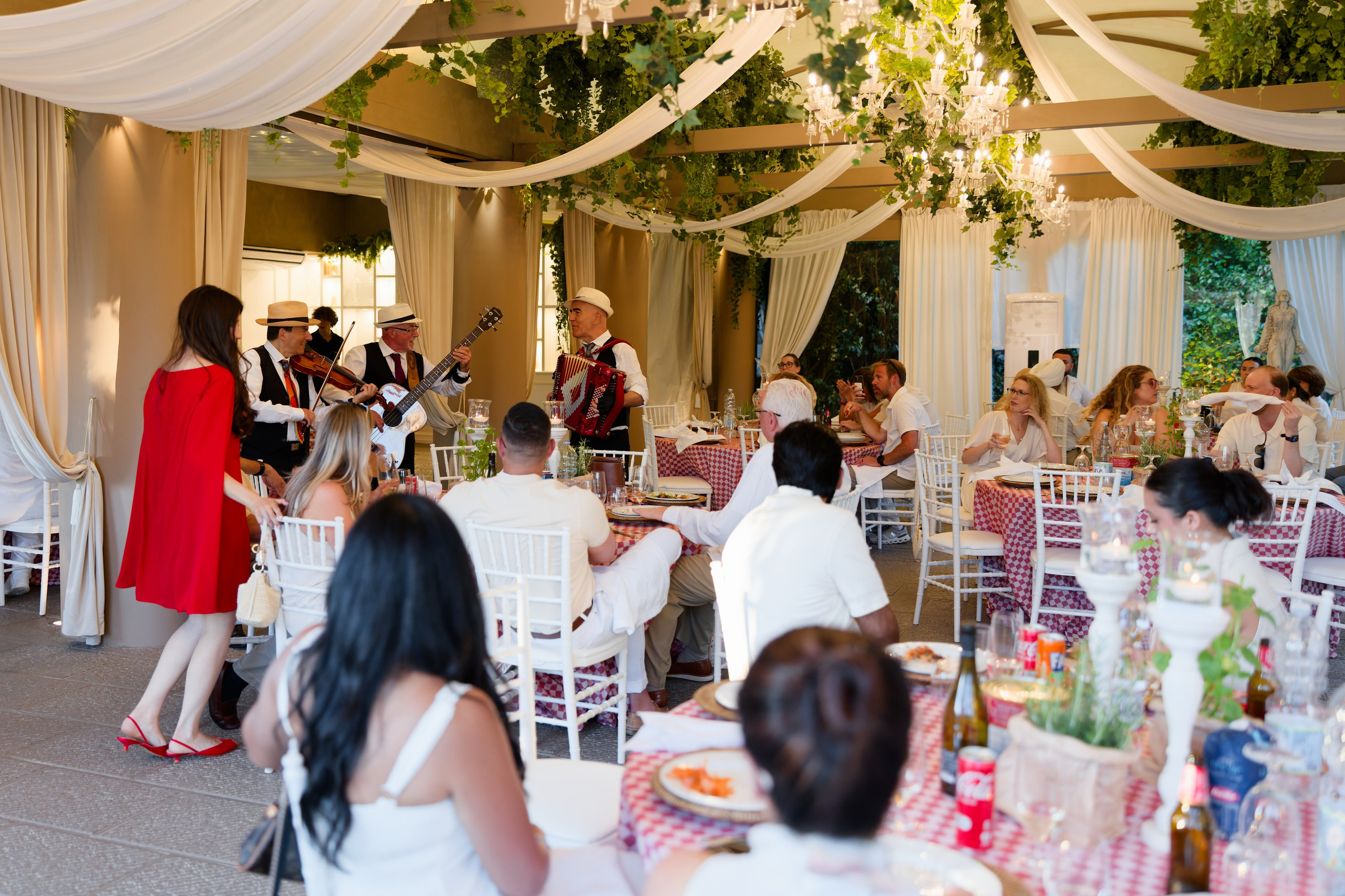 Pizza Party at Tenuta Massini, Florence, Italy. Destination Wedding Photographer — Nikita Burtsev