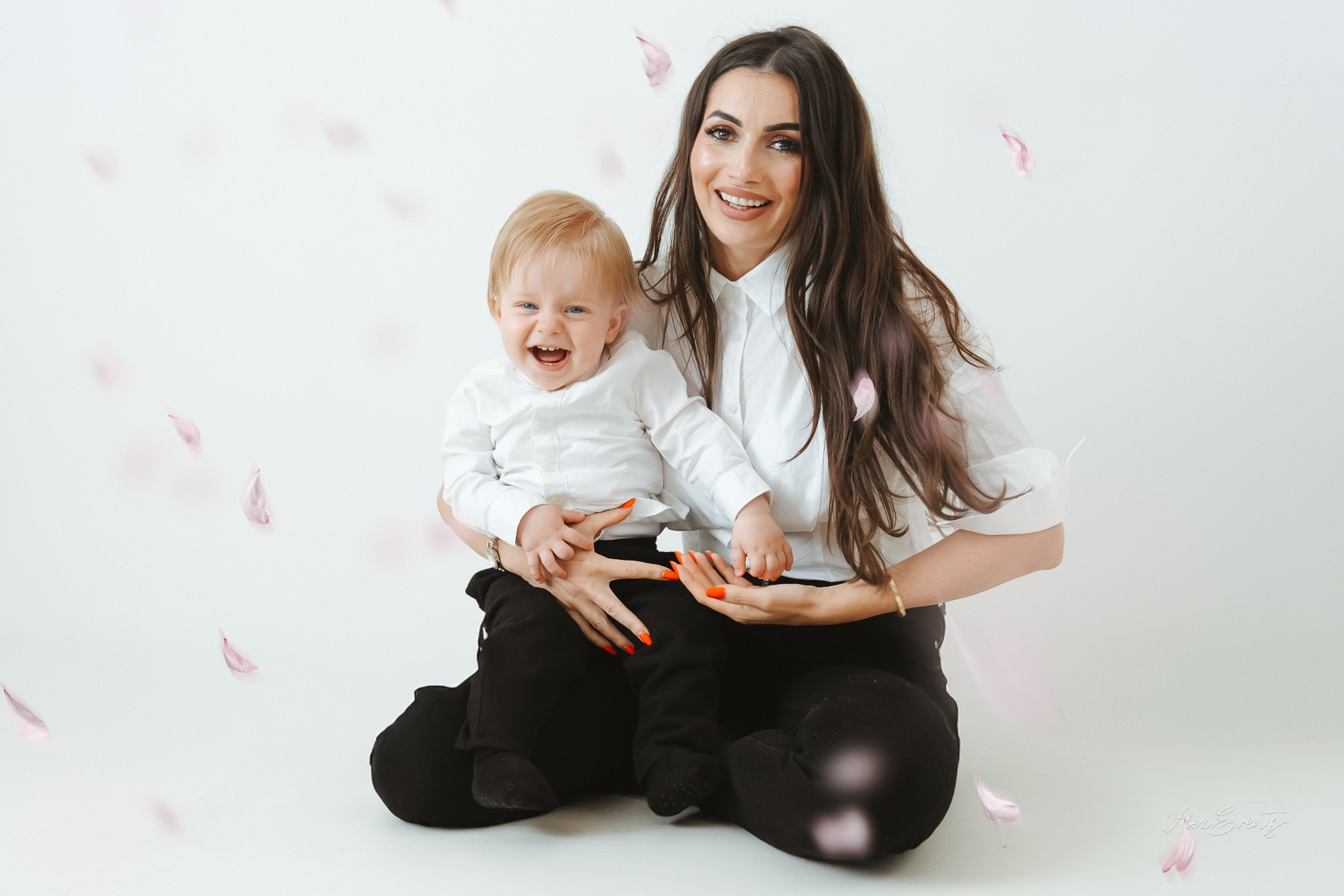 Fotograf Studio copii 1 an Romani Danemarca | Alex Events. AlexEvents Fotograf / Videograf de evenimente Danemarca DK Horsens, Arhus, Odense, Vejle.Nunta, botez, foto-studio