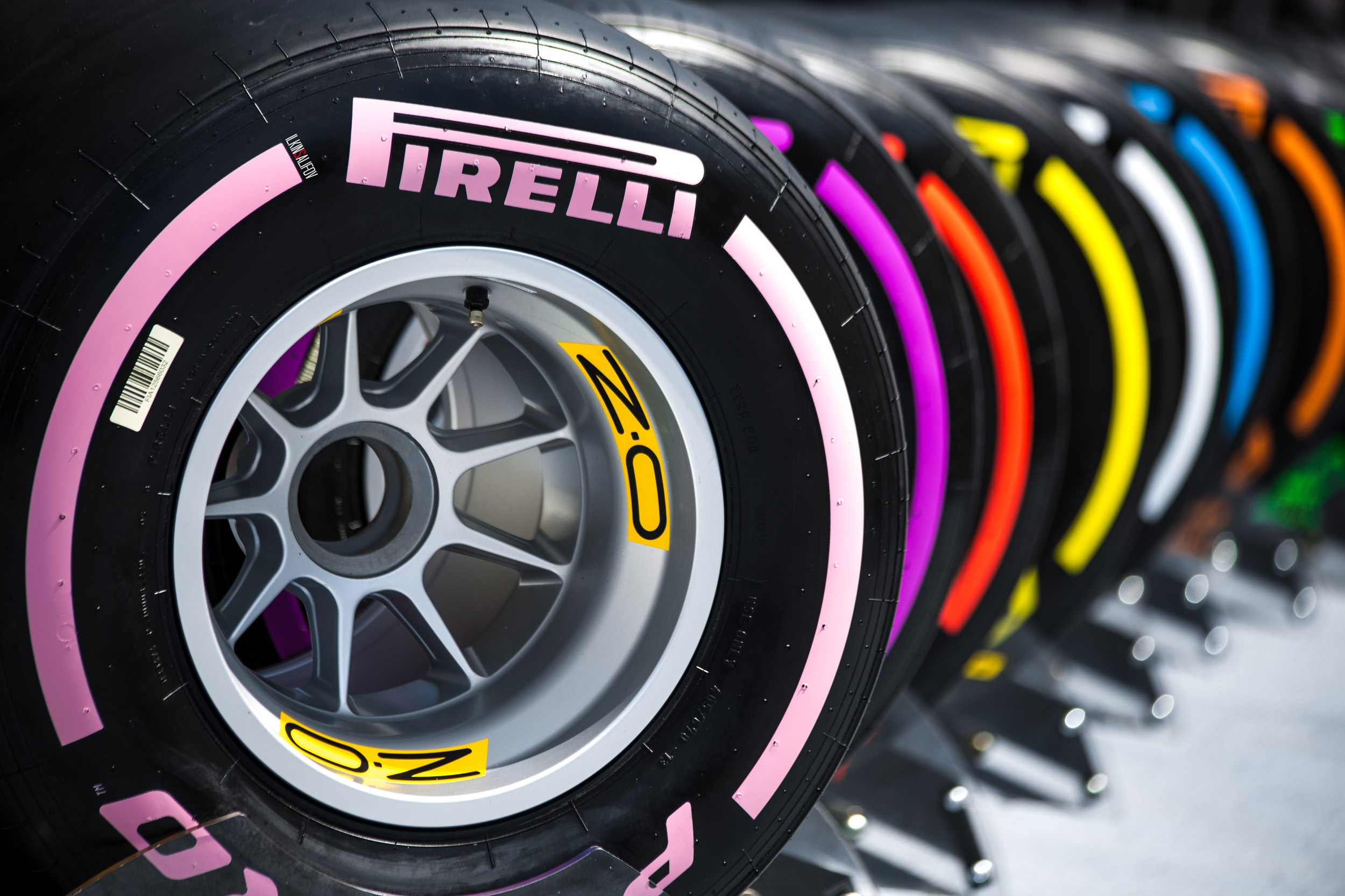 FORMULA 1. WORLDWIDE COMMERCIAL AUTOMOTIVE PHOTOGRAPHER