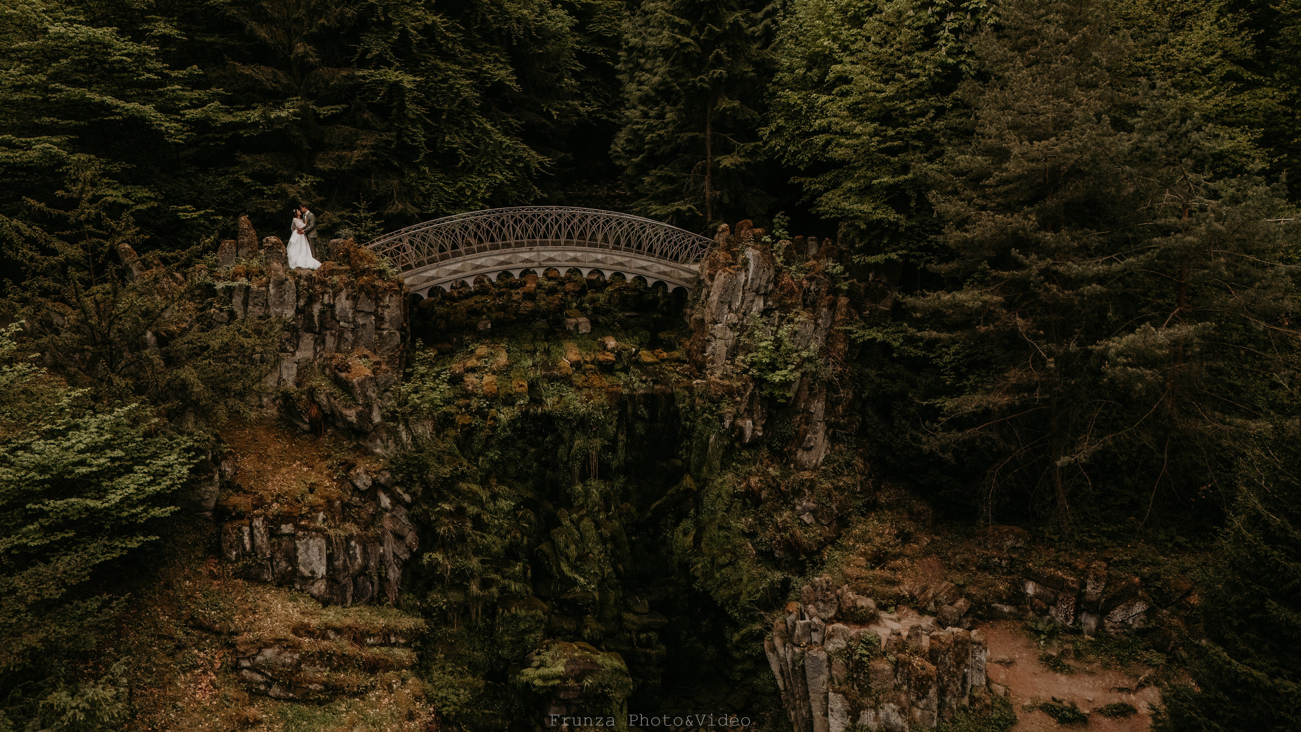 Diana & Cristian / Trash the dress. Foto / Video nunta Deva, Hunedoara