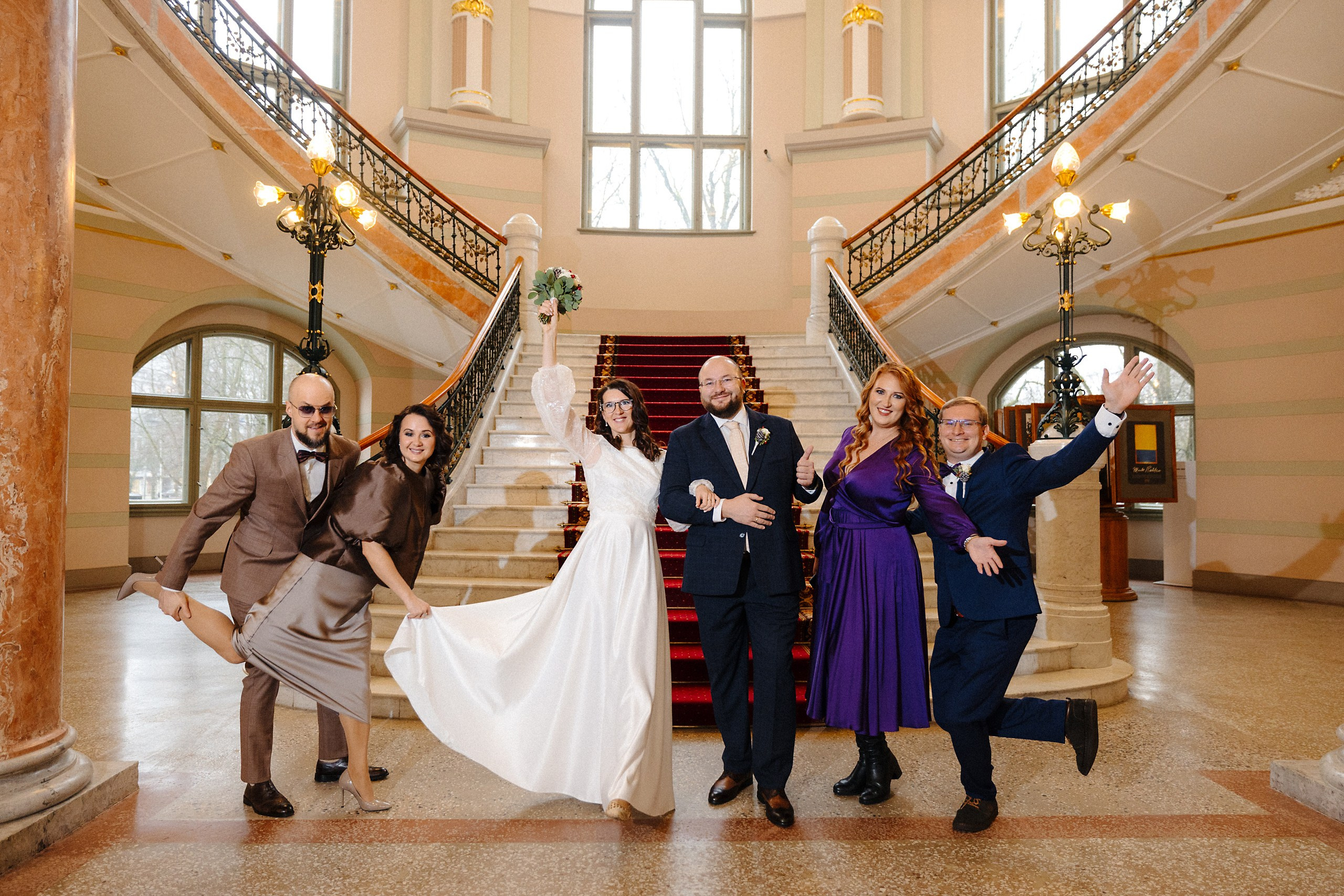 Зимняя свадебная фотосессия в музее искусств. Евгений Тимофеев | Свадебный и контент-фотограф и видеограф в Риге