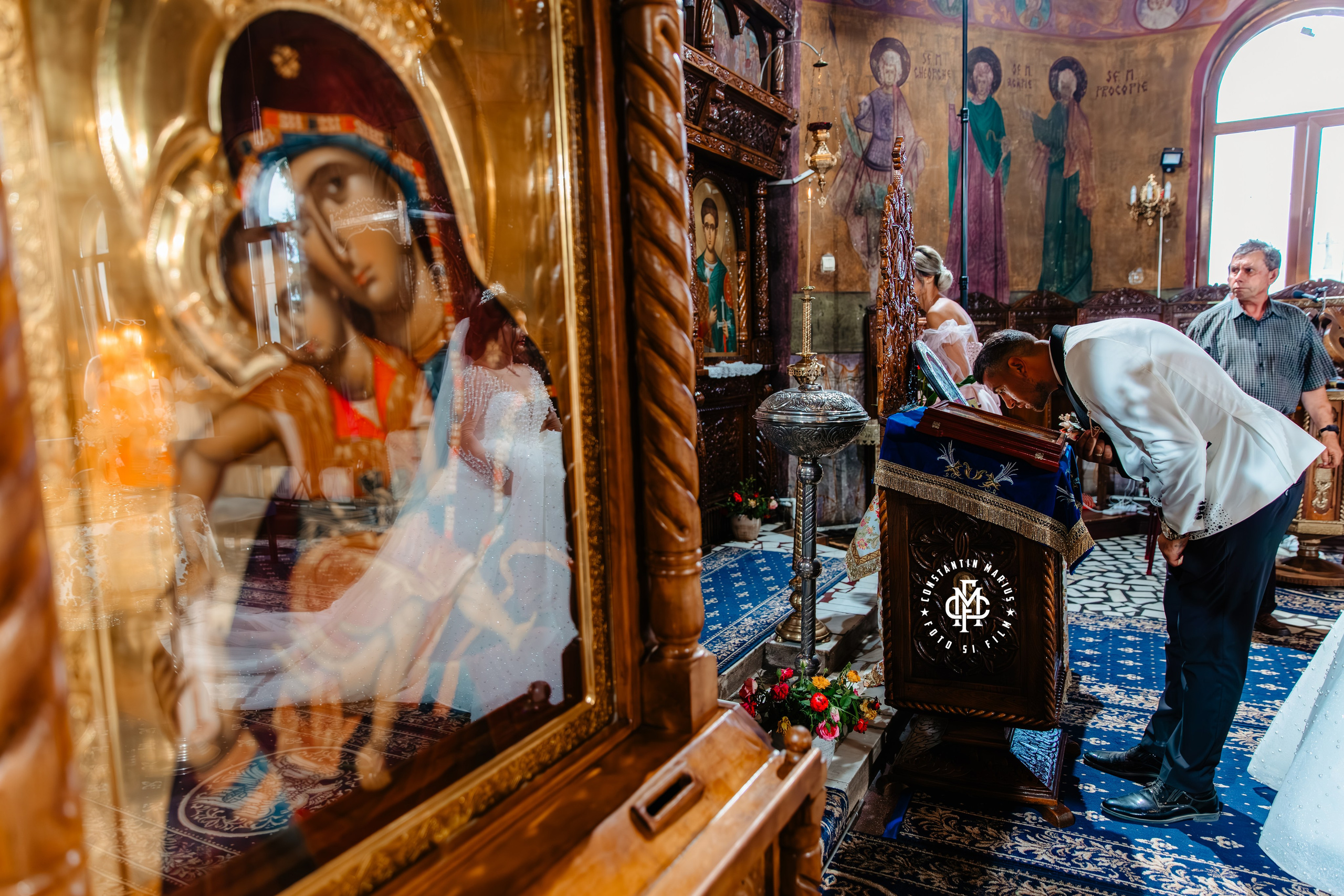 WEDDING PHOTOGRAPHY. DESPRE NOI