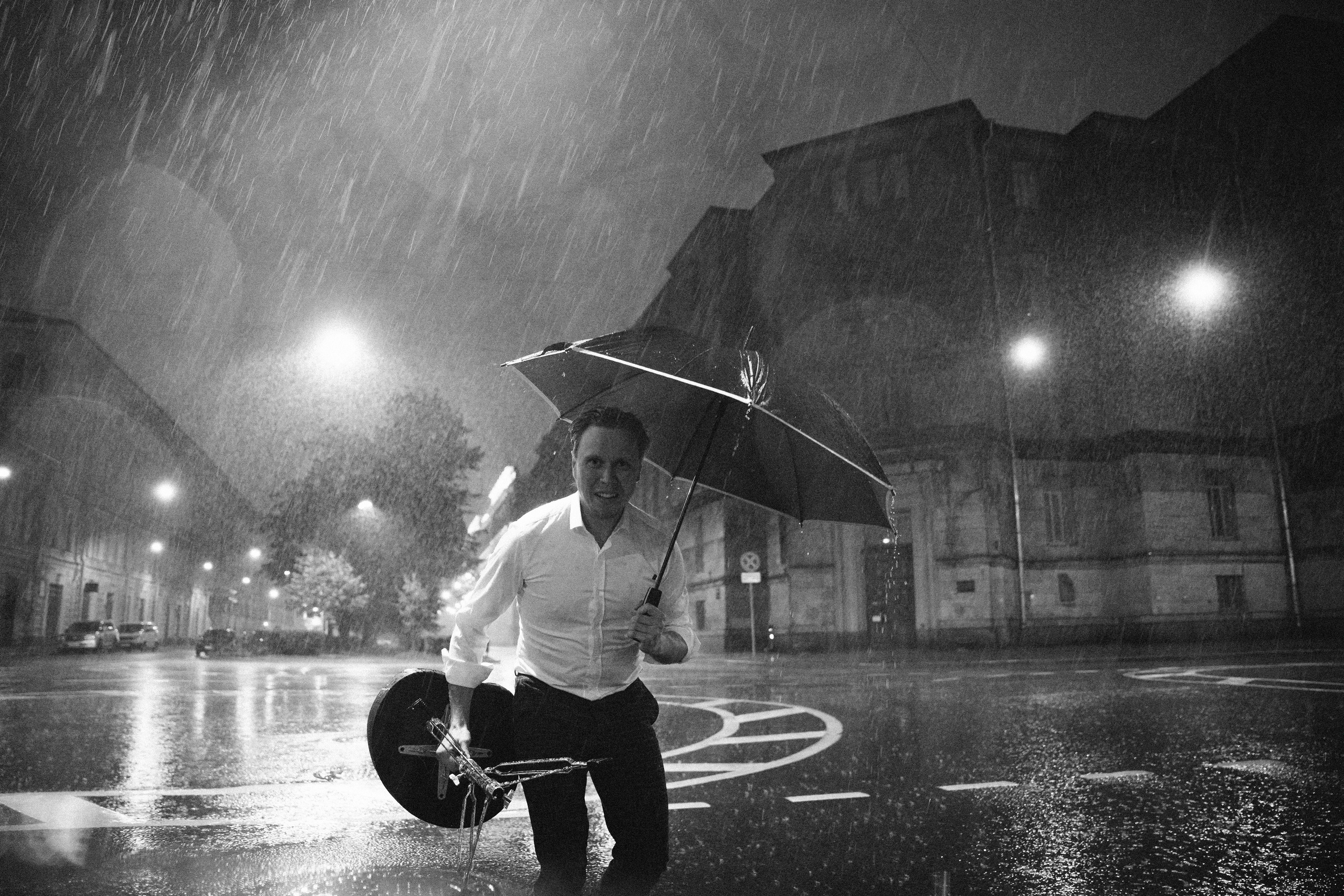 2023. Стрит-фотография, полная абсурда, идиотизма и красоты