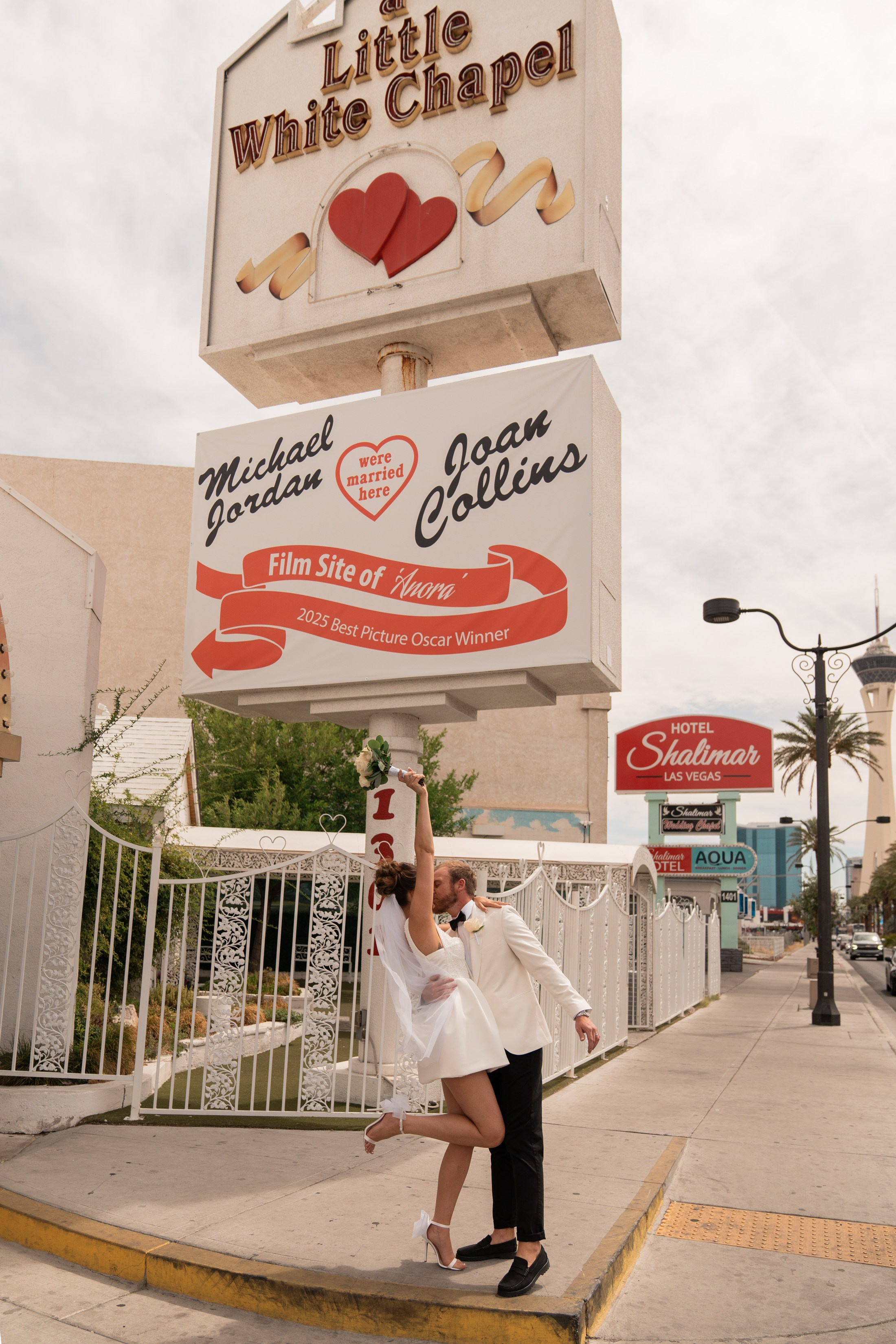 Emma&Daniel. Wedding & elopement photographer Viktoriya Kravtsov. Las Vegas