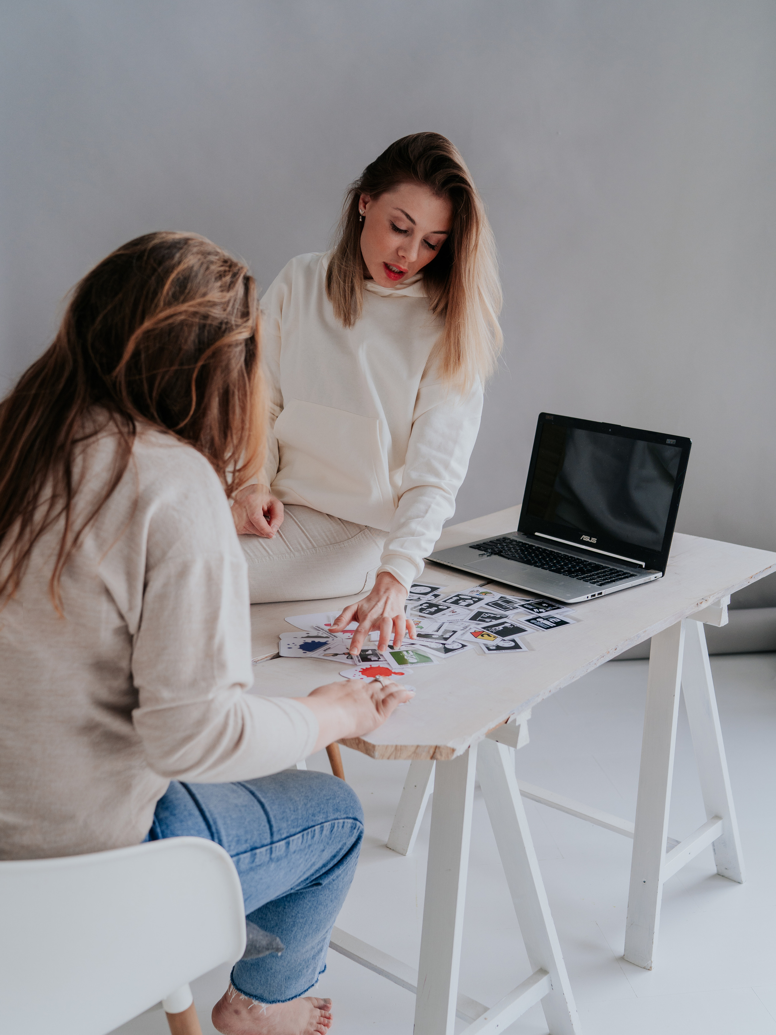 Online language school founder brand photoshoot. Barcelona Brand Photographer and Videographer Oxana Dia
