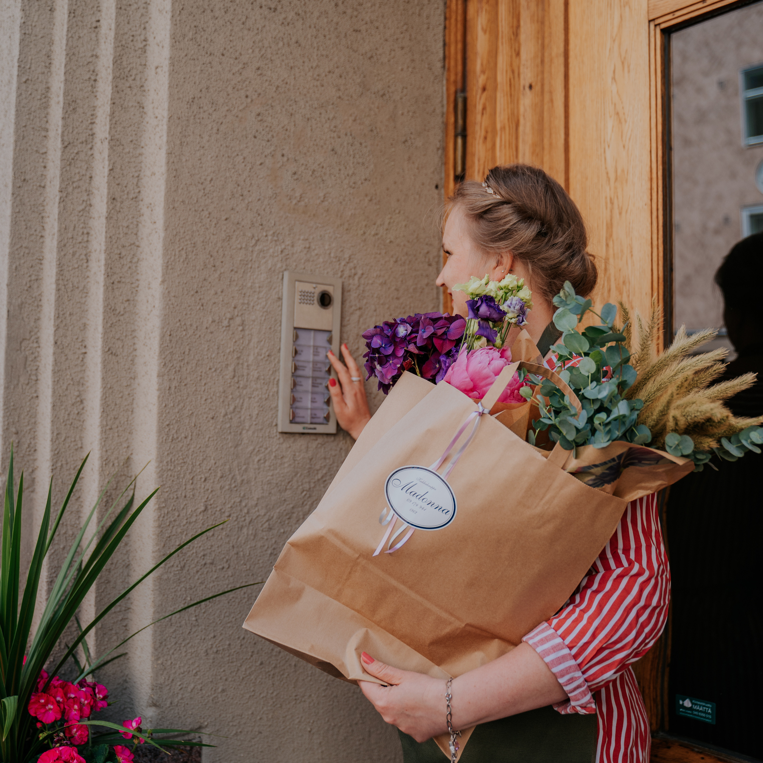 Madonna Kukkat flowershop brand photoshoot. Oxana Dia Business and Brand Photography and Videography in Barcelona