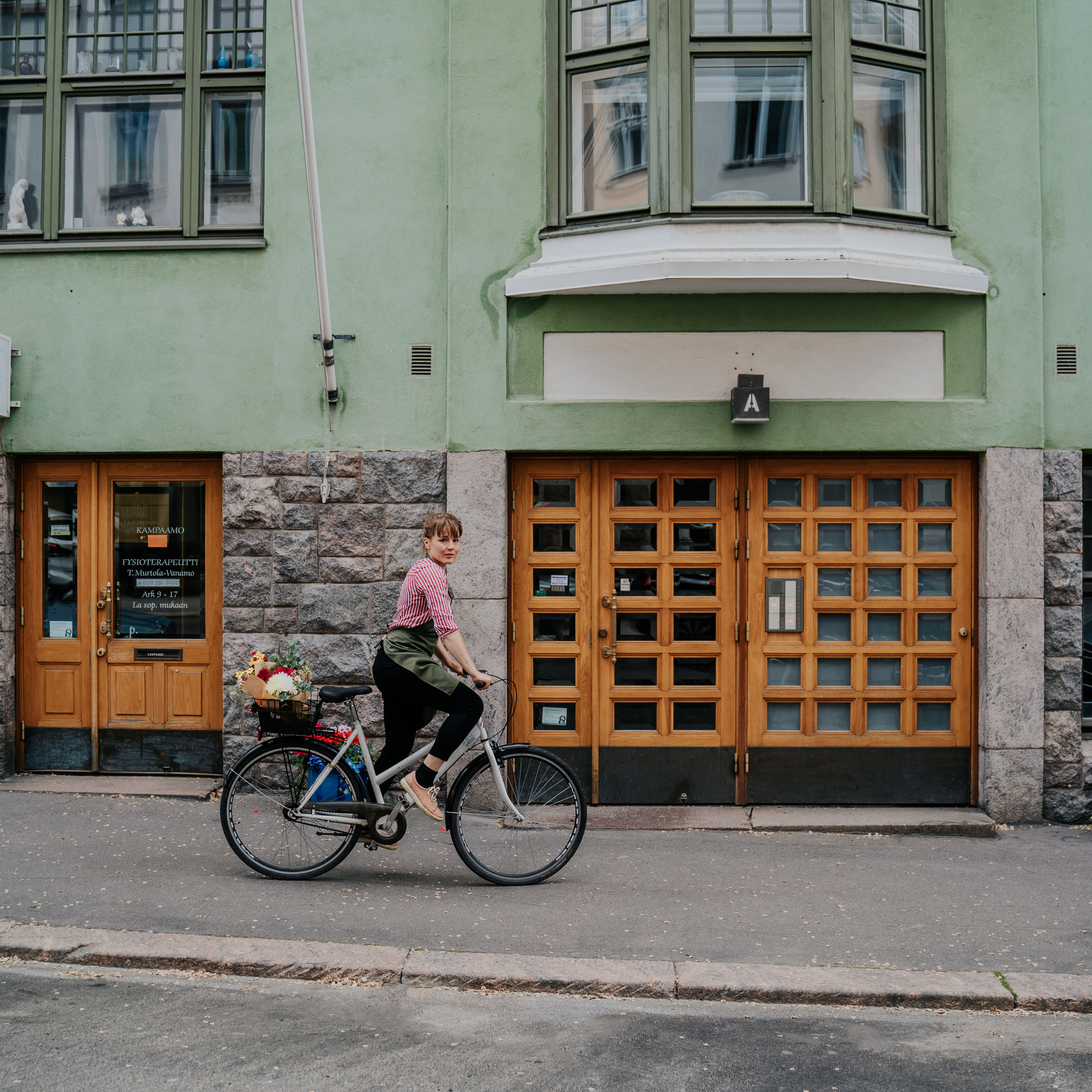 Madonna Kukkat flowershop brand photoshoot. Oxana Dia Business and Brand Photography and Videography in Barcelona