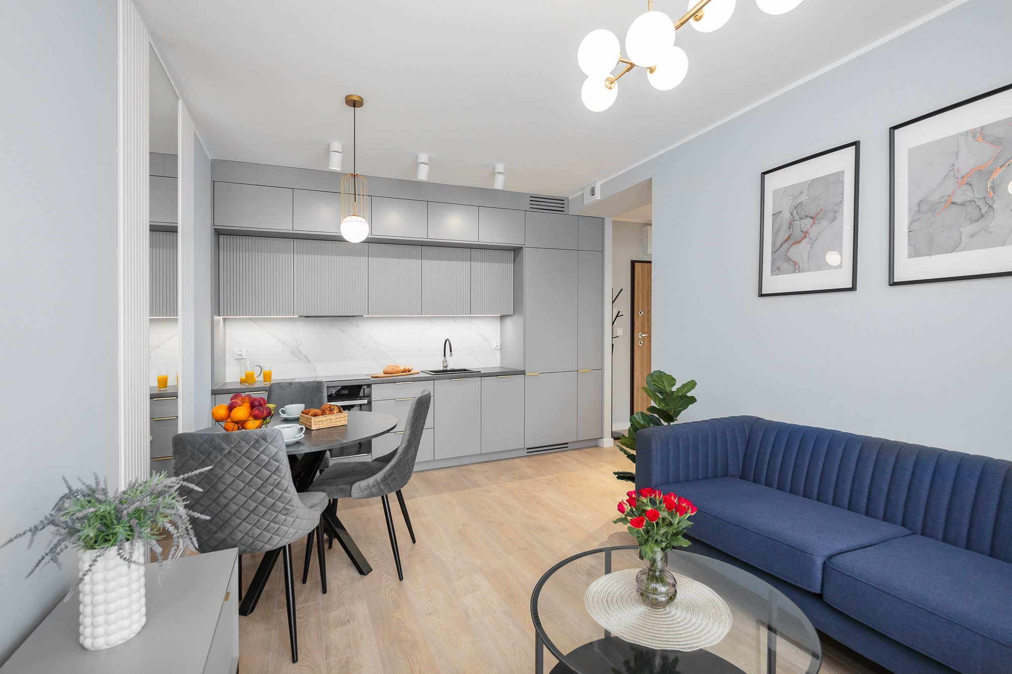 Fotografia nieruchomości, wnętrz, mieszkań, restauracji, biur i apartamentów. Wedding and portrait photographer in Poland Vitali Frozen