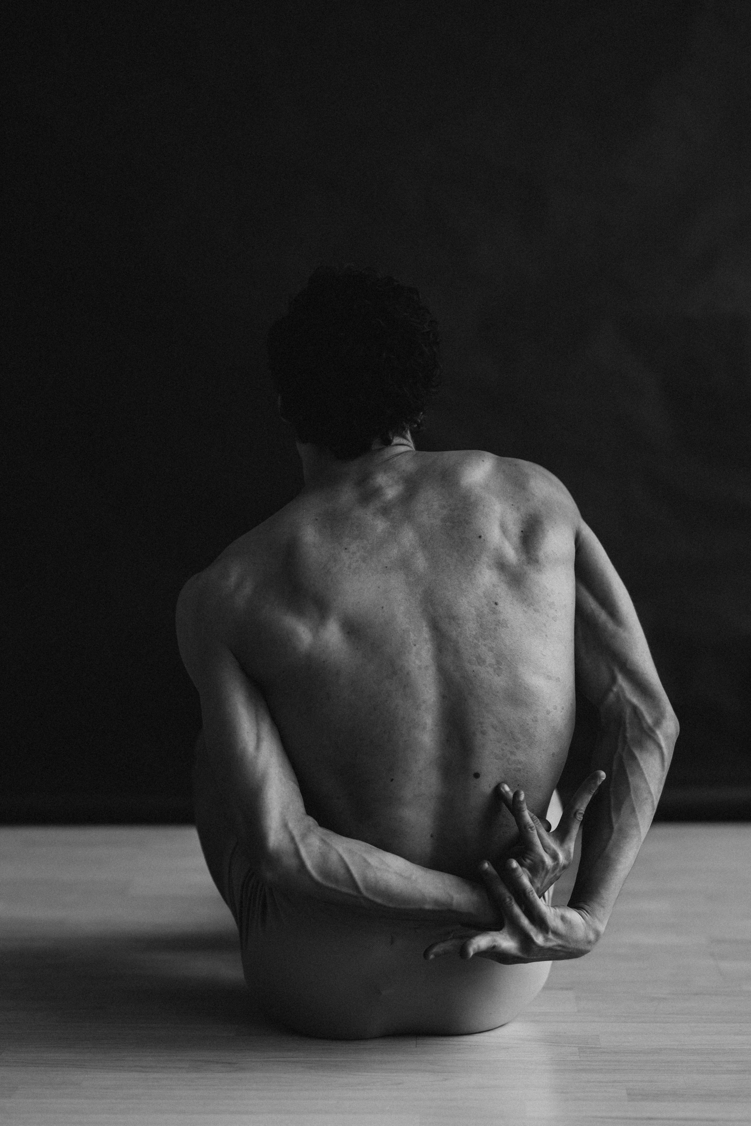 DANCERS. Victoria Olonen – Cinematic Portrait Artist | Helsinki & Europe
