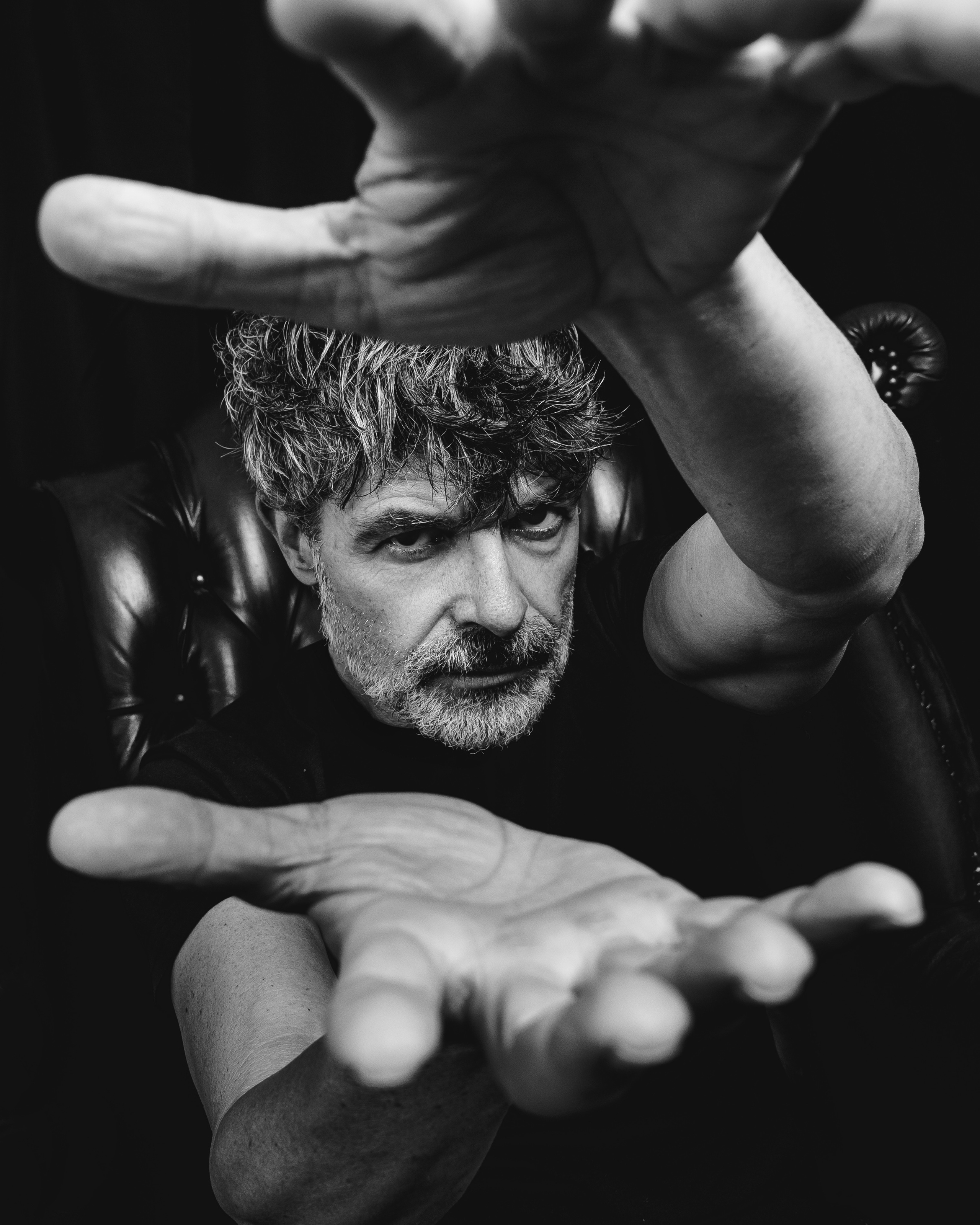 Nacho Guerreros. Студийная фотосессия для испанского актера