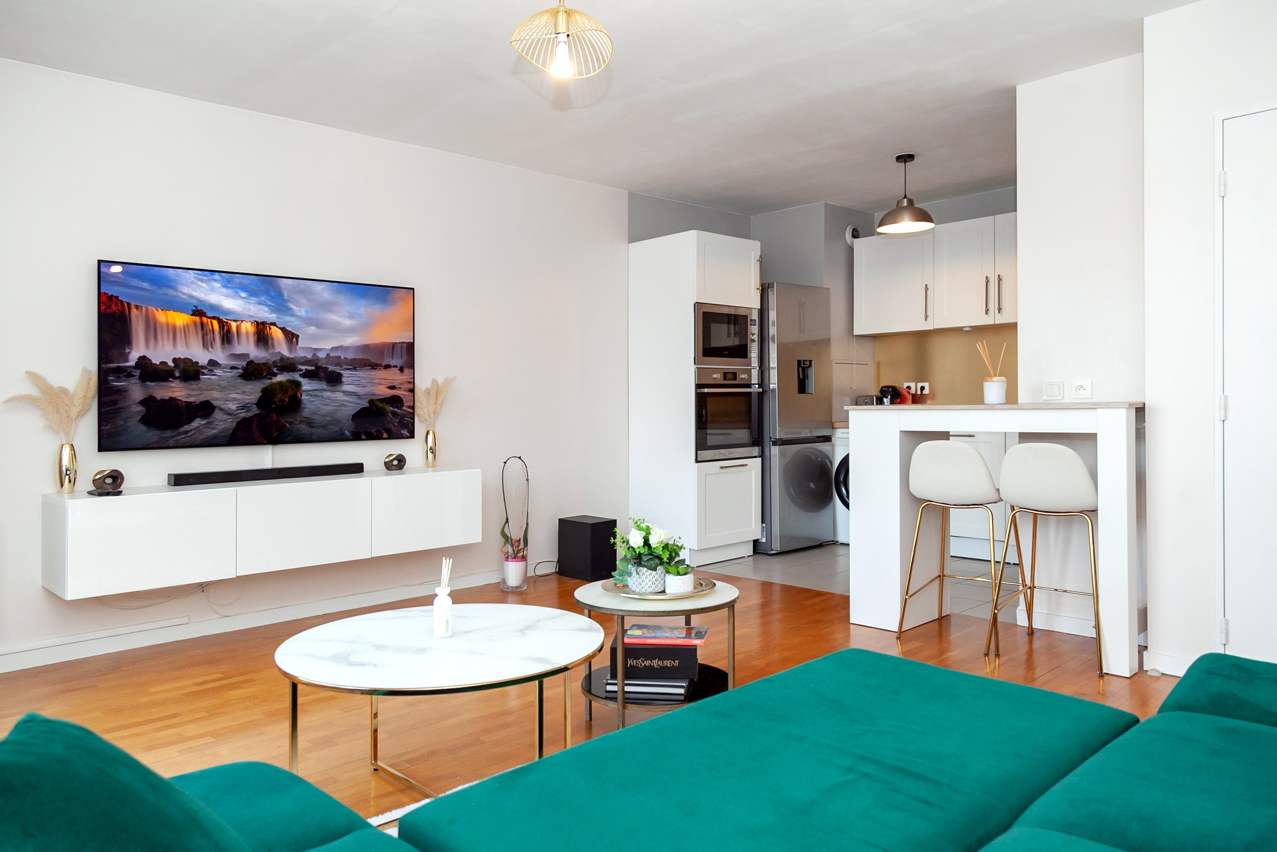 Real estate. Wedding, event and family photographer in Paris, Emilian Olaru