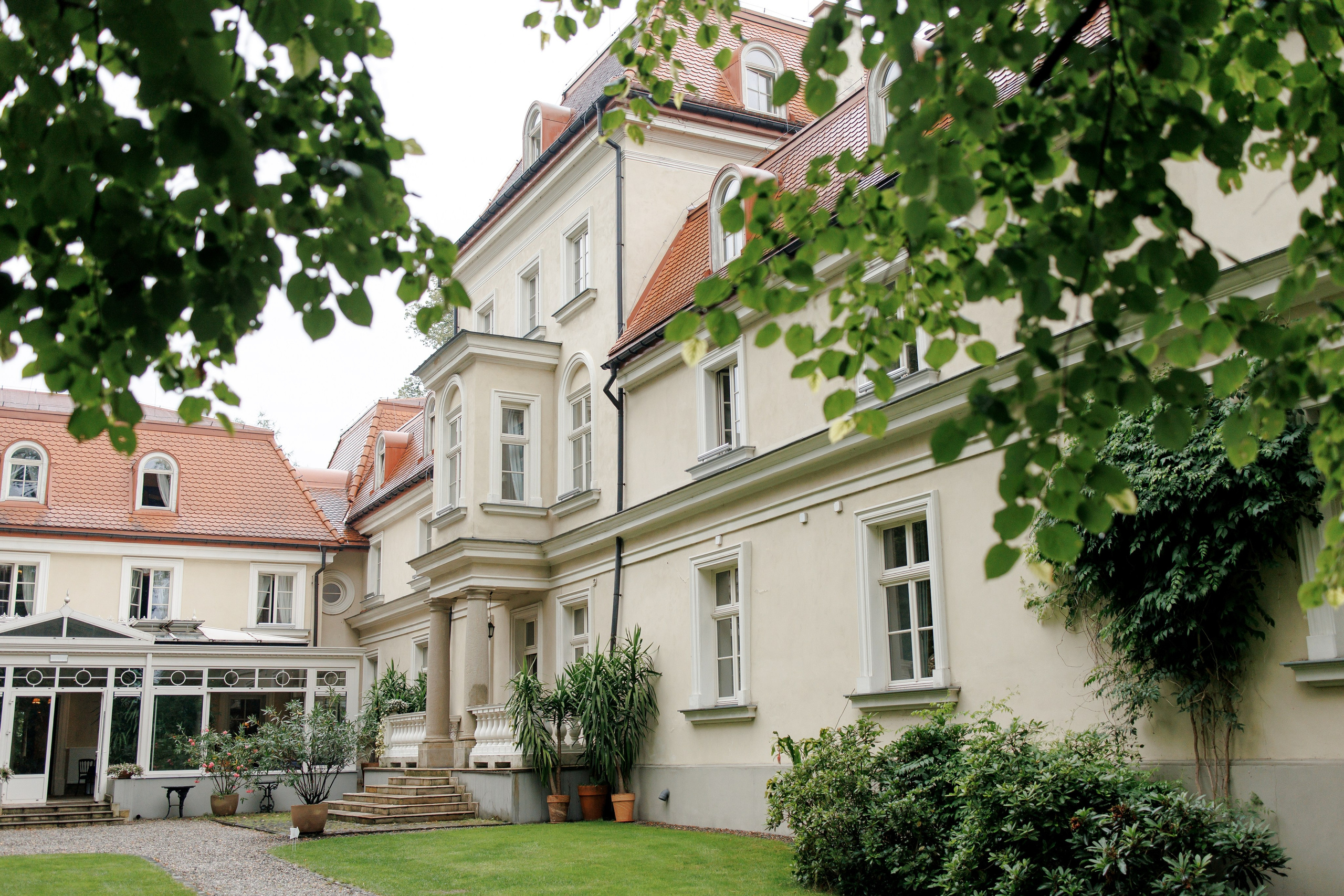 Kamila & Jorg. Dwor Sireakow. 26.07.2025. Fotograf ślubny i rodzinny w Krakowie Yana Klymova