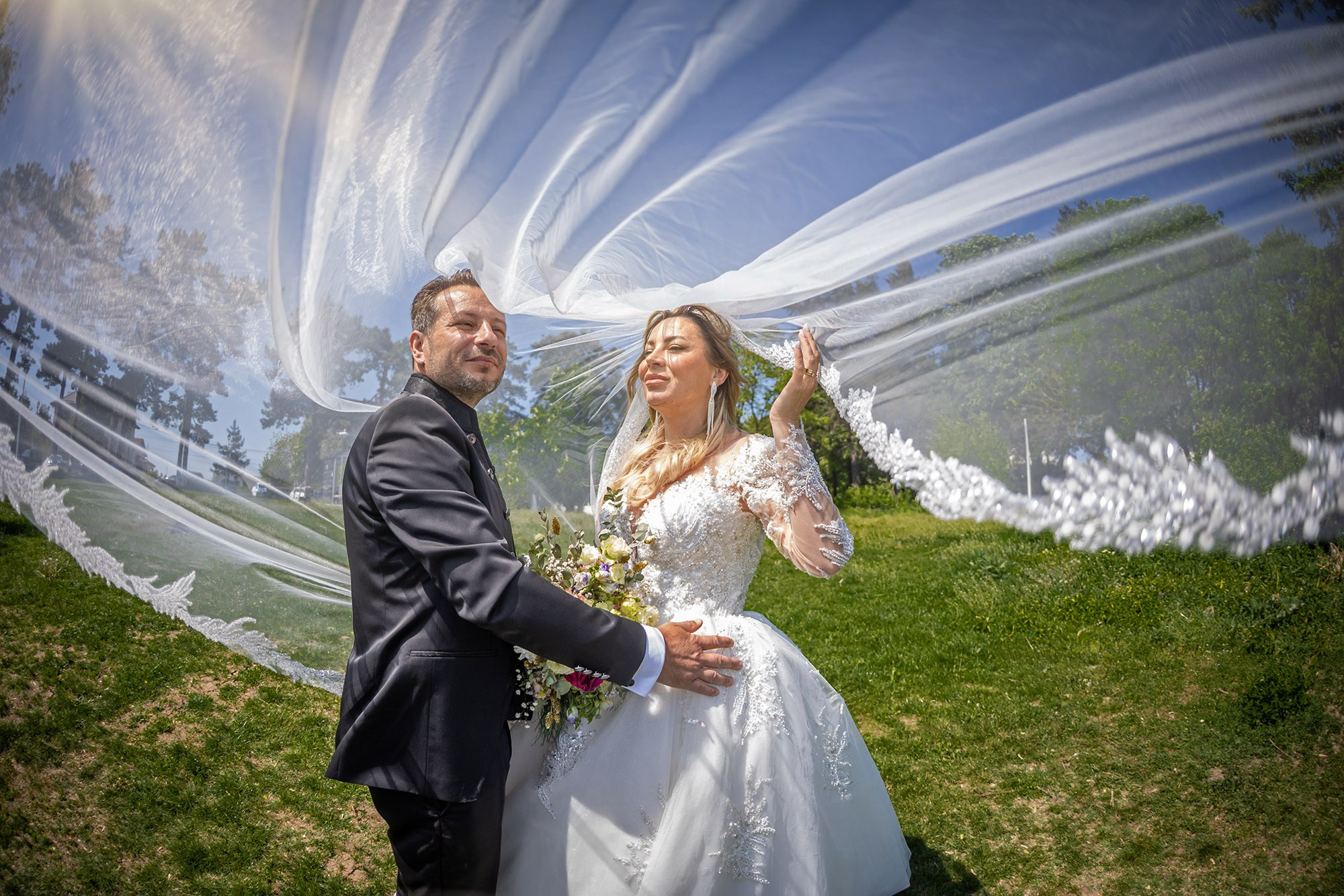 fotografie nuntă artistică cu voal în mișcare– EduardFoto
