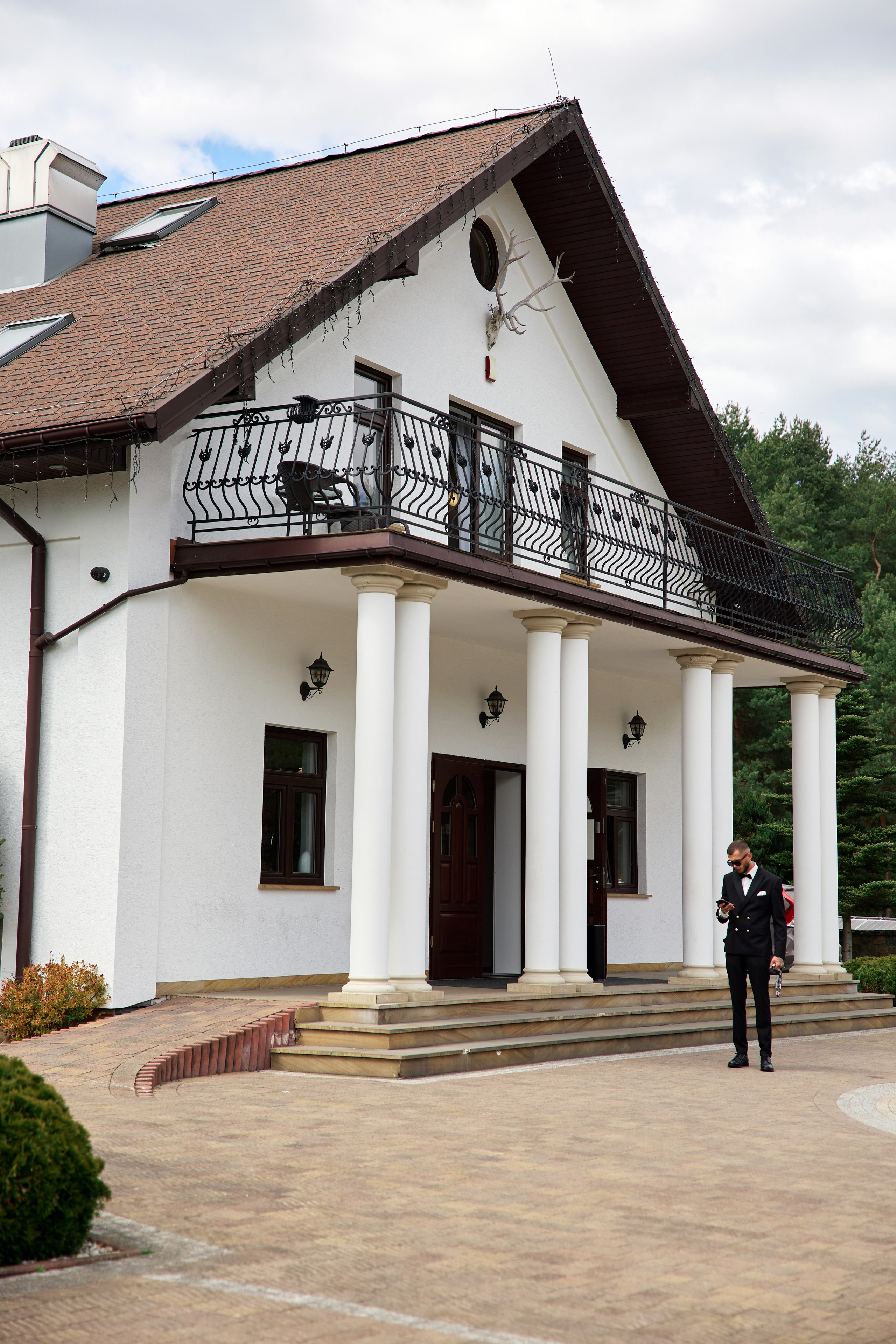 Natalia & Roman. Dworek przy lesie. Fotograf ślubny i rodzinny w Krakowie Yana Klymova