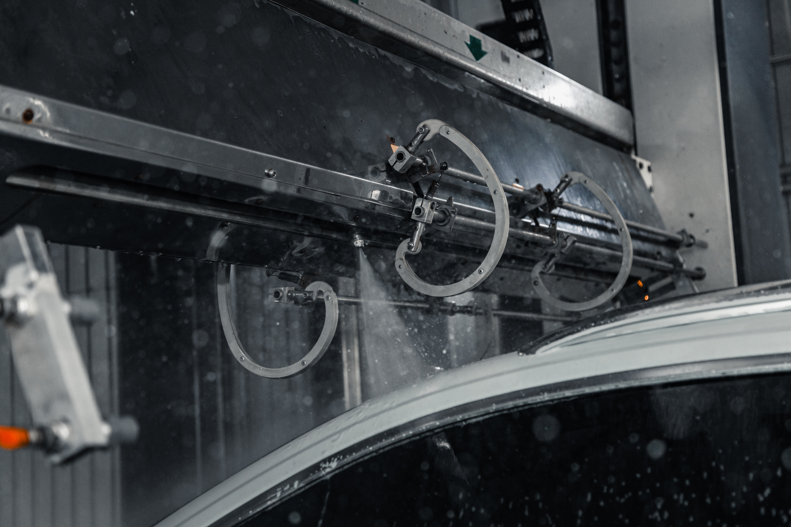 Automatic Car Wash. Photographer in Paris — Vitalii Motruk