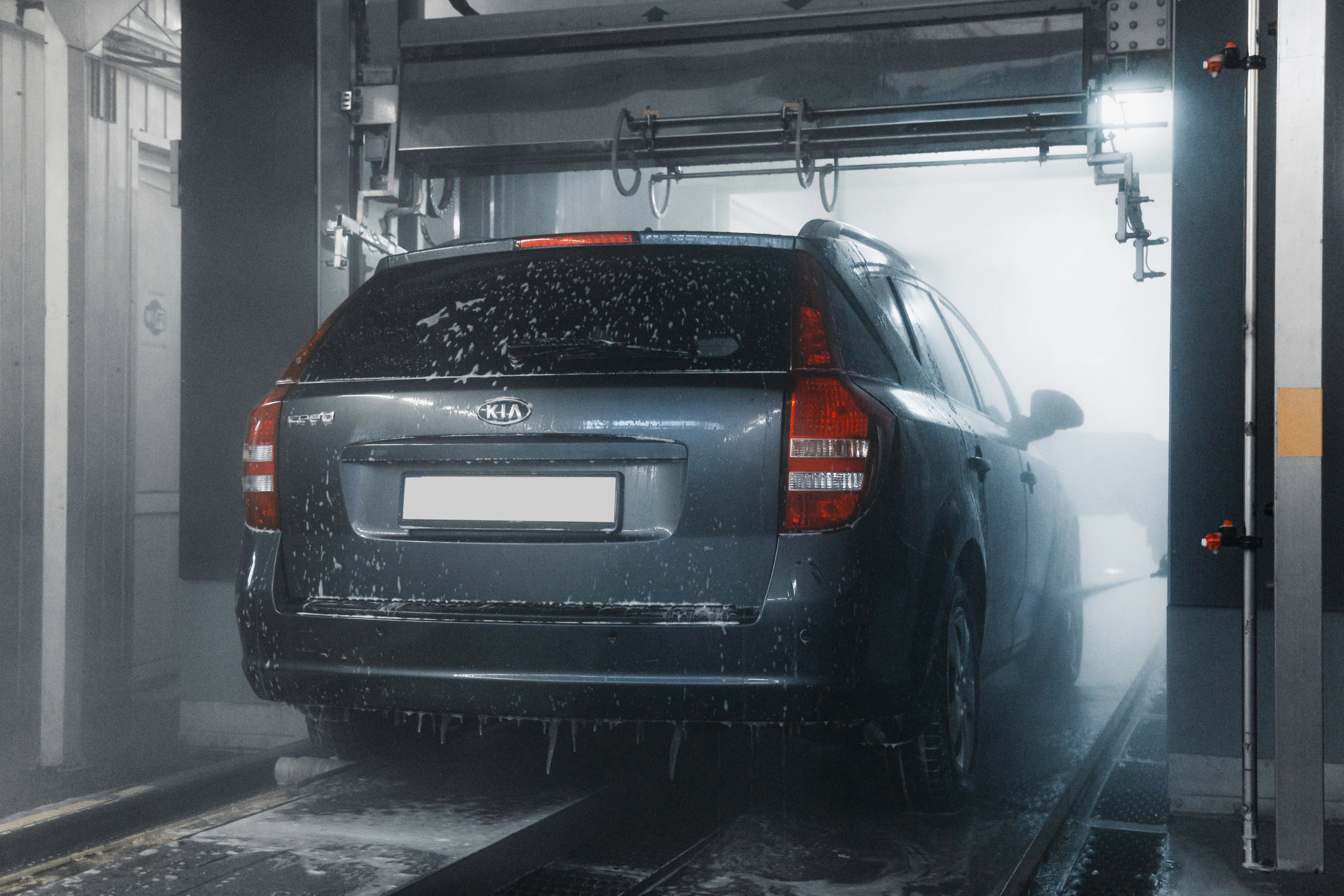 Automatic Car Wash. Photographer in Paris — Vitalii Motruk
