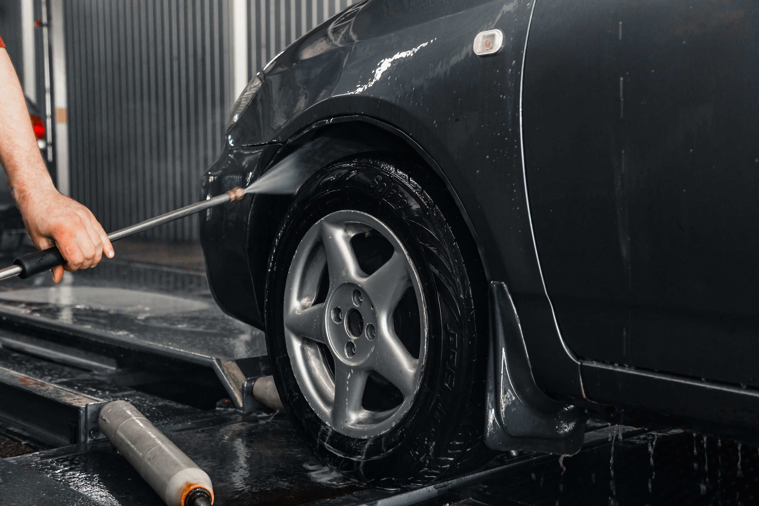 Automatic Car Wash. Photographer in Paris — Vitalii Motruk