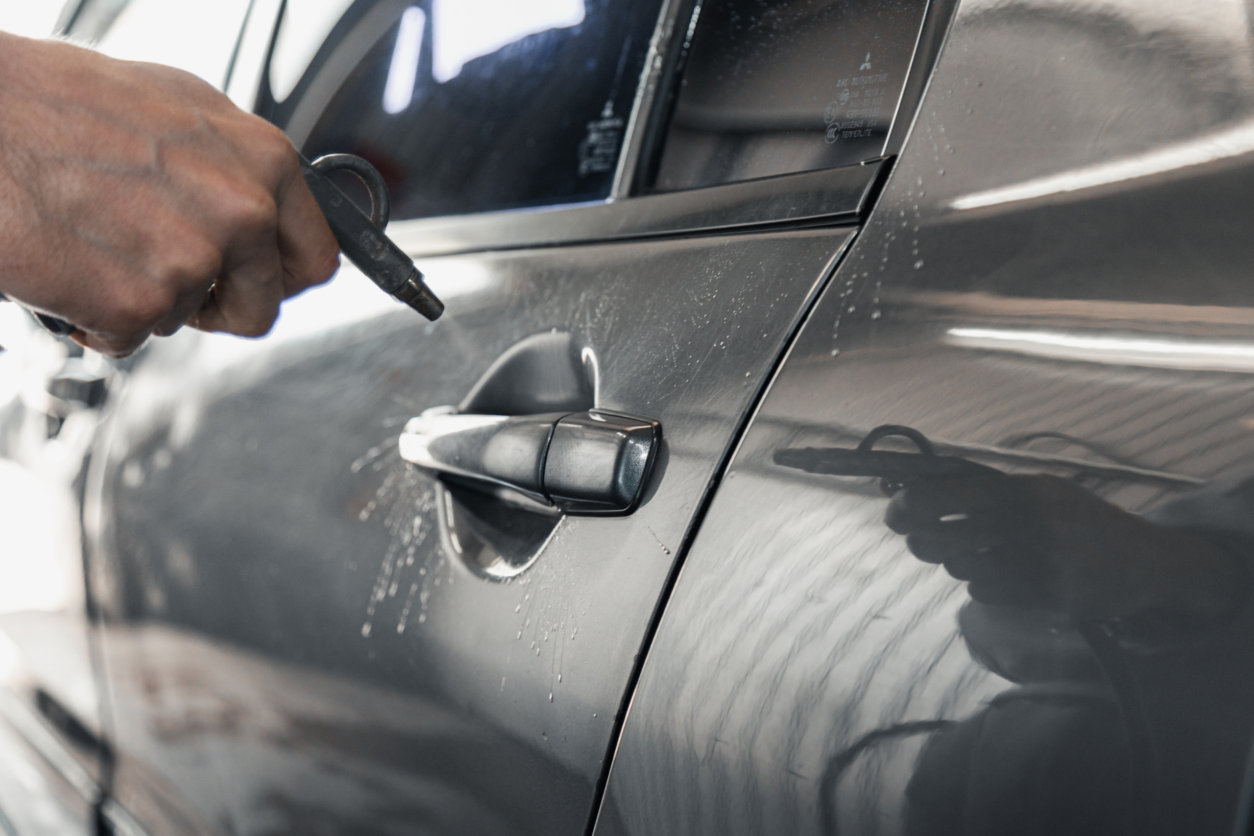 Automatic Car Wash. Photographer in Paris — Vitalii Motruk