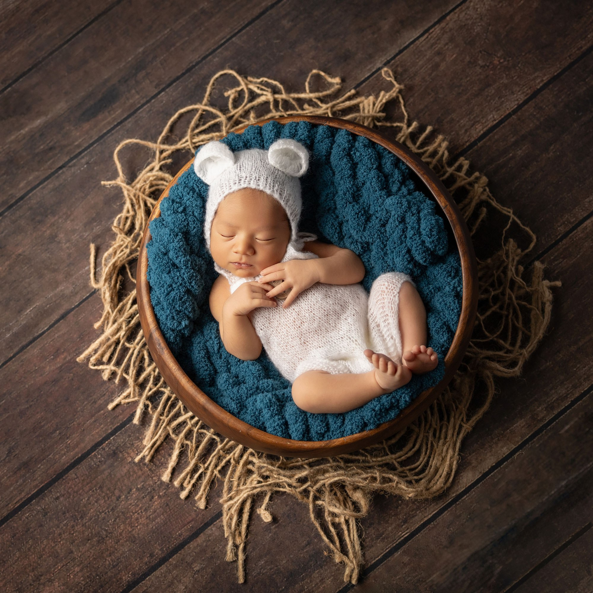 Newborn photos. Newborn photographer in Tampa Bay Area, FL