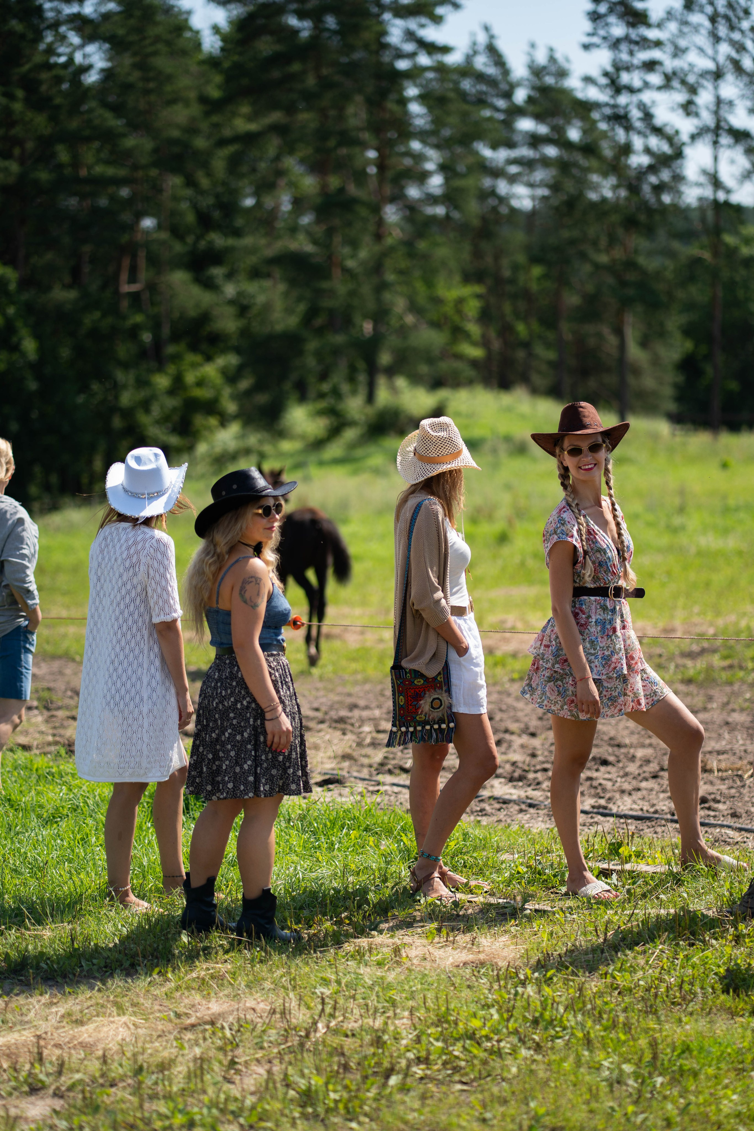Country girls. Fotografija — Olga Bojarin