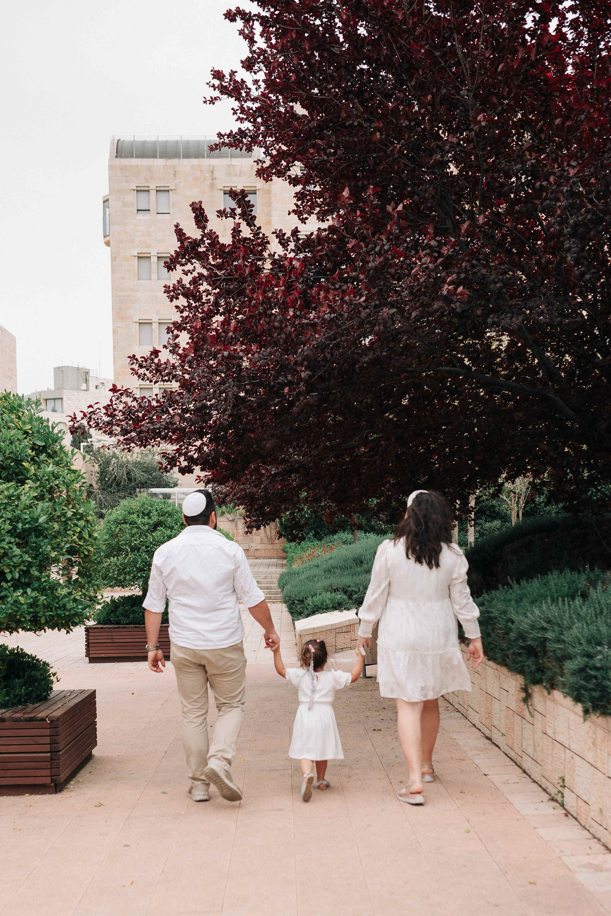 EXPECTING A BABY, JERUSALEM. PHOTOGRAPHER IN ISRAEL