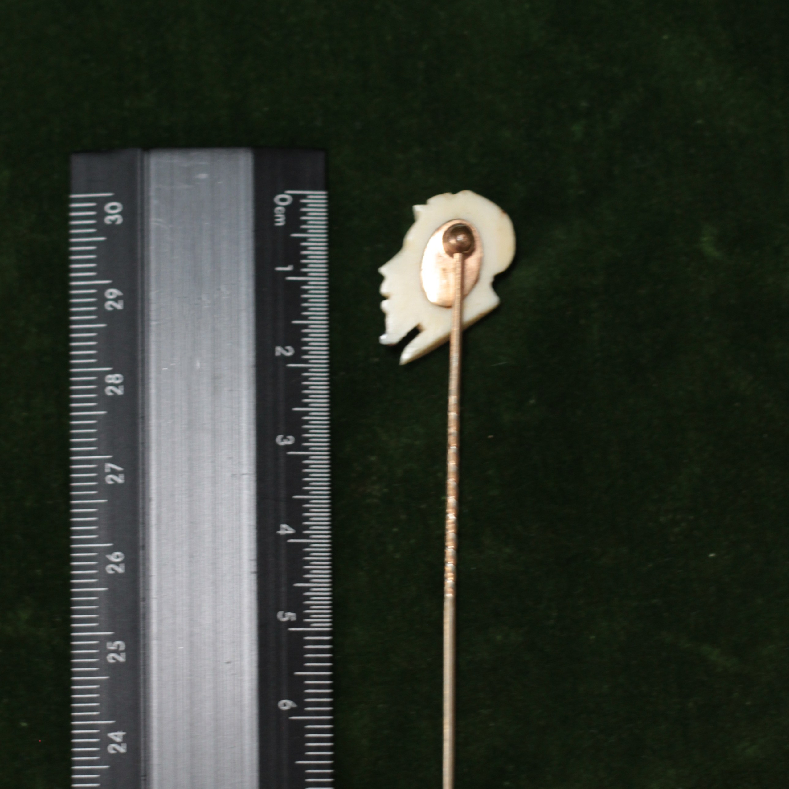 Tie pin. Современнные и актикварные украшения в Барселоне, Москве и Санкт-Петербурге