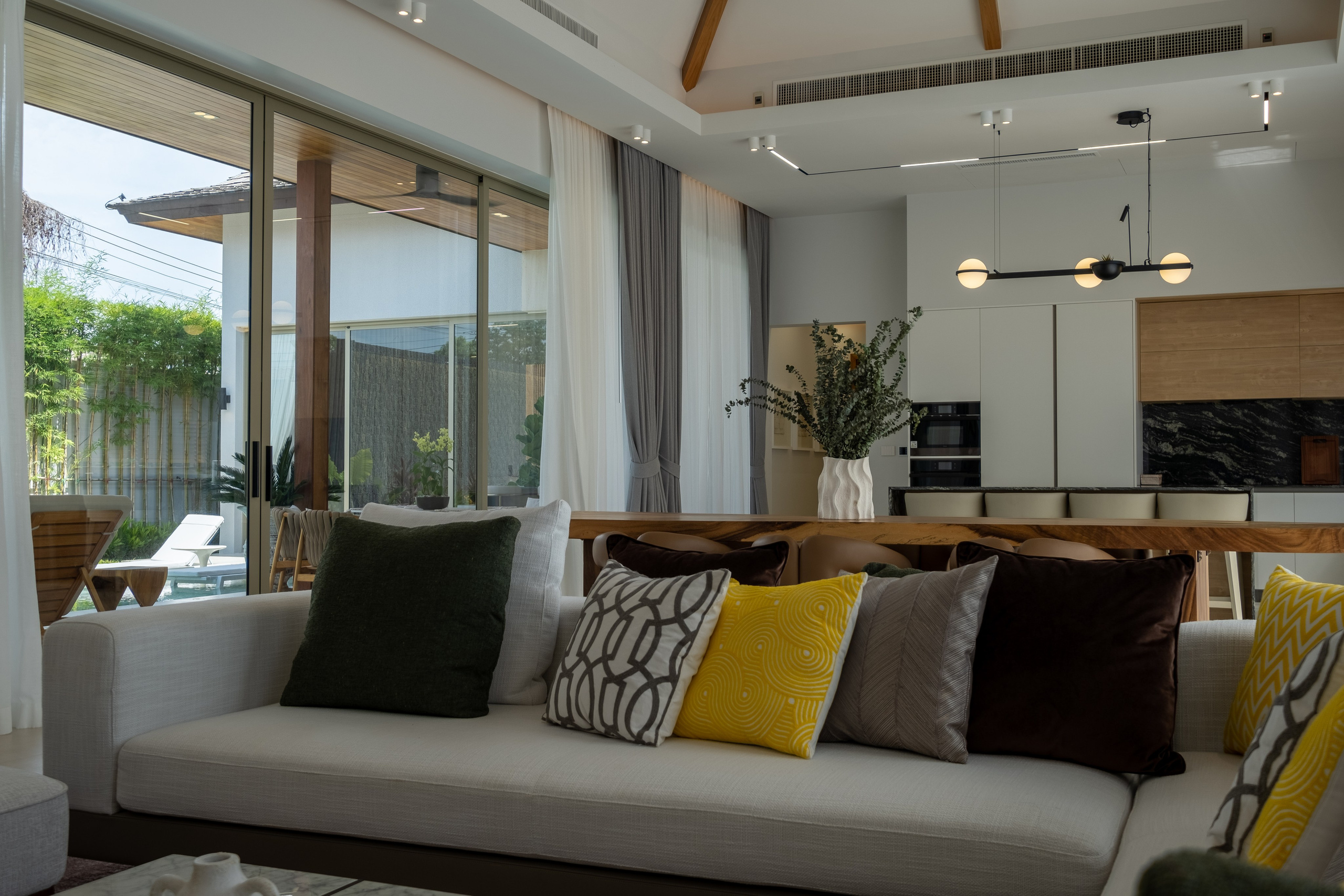 Фотографии интерьеров в формате HDR. Видеограф на Пхукете