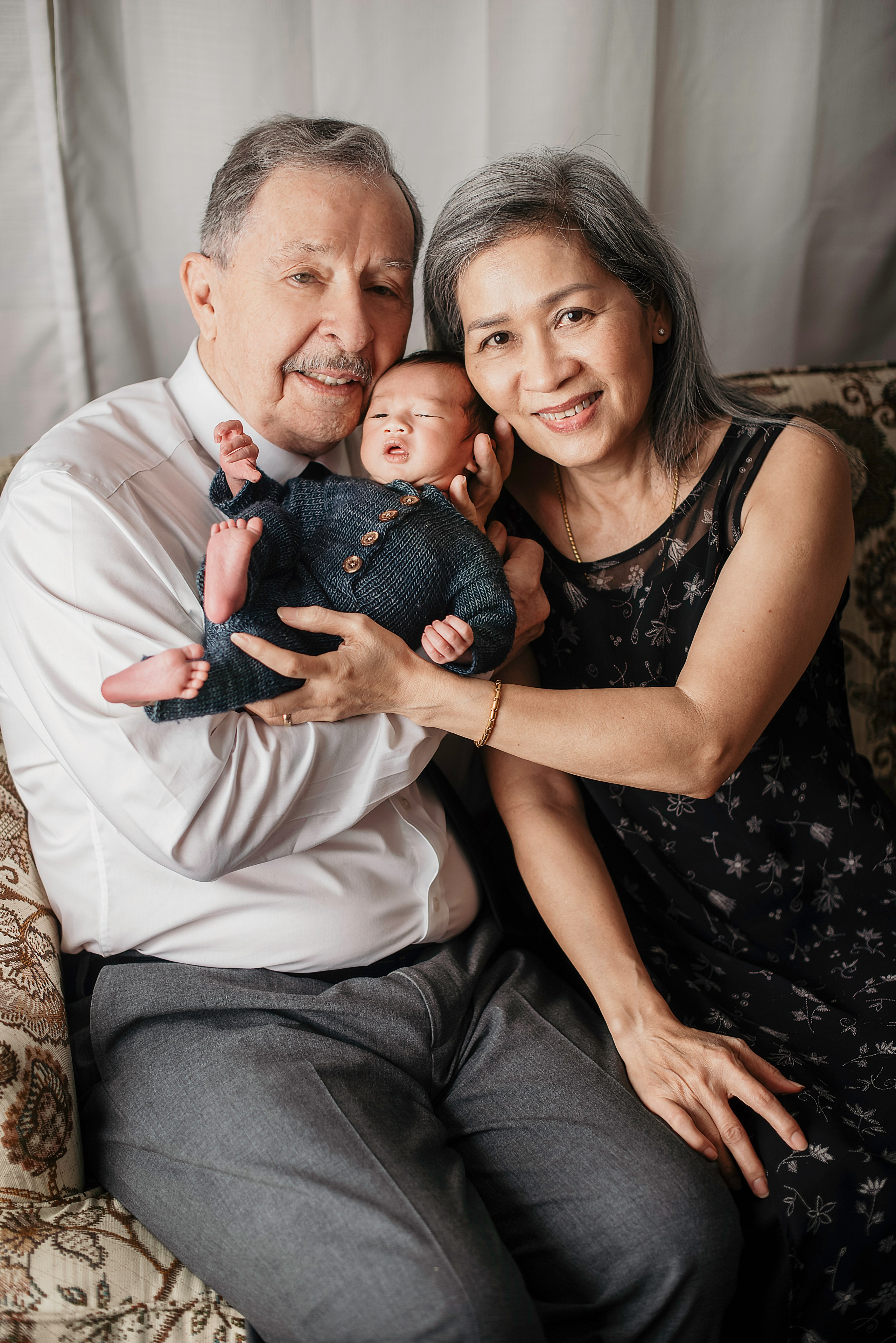 SHAWN. Newborn, pregnancy, family photographer in New Jersey